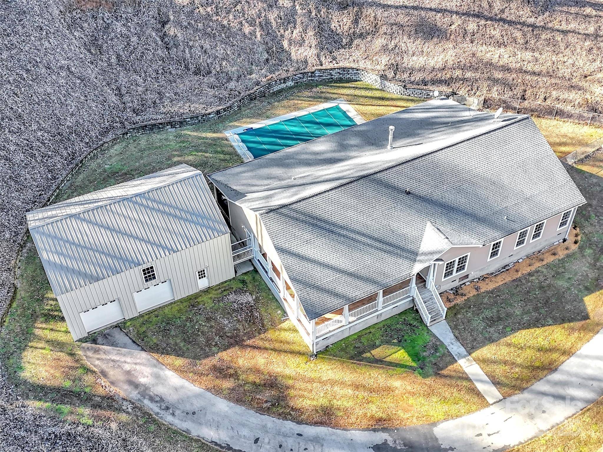 284 Cutting Edge DR, Sylva, NC 28779