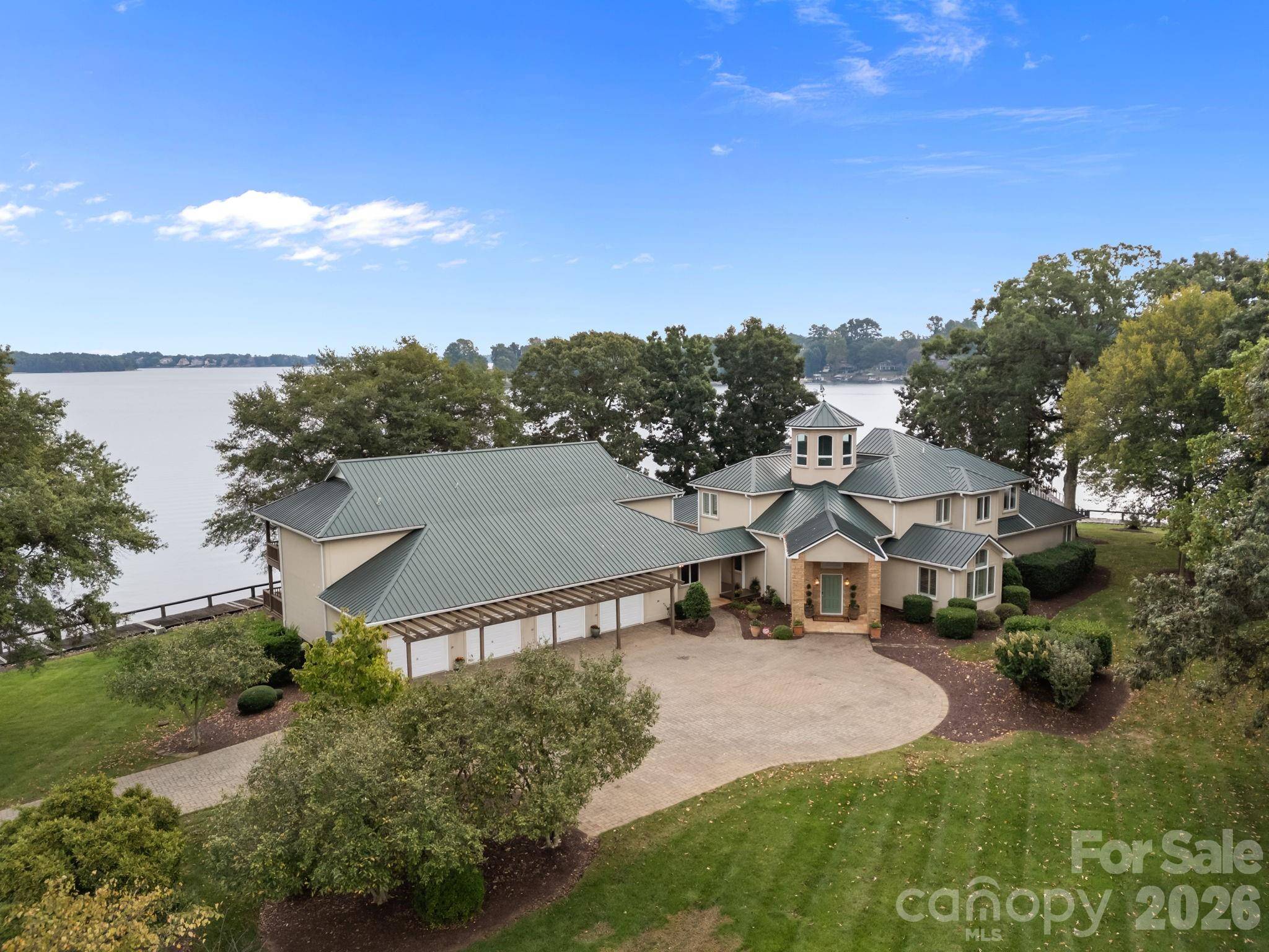 1890 Yacht Club DR, Denver, NC 28037