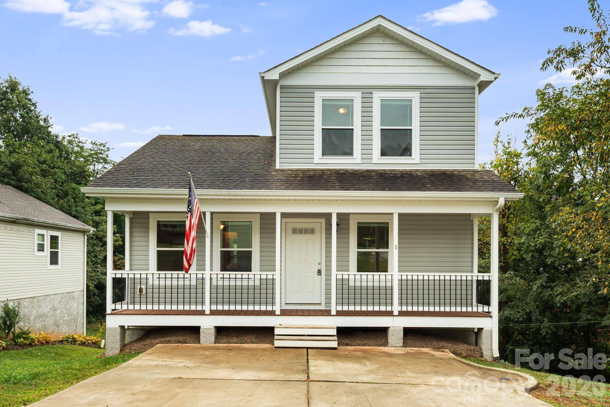 1 Red Clover DR, Candler, NC 28715
