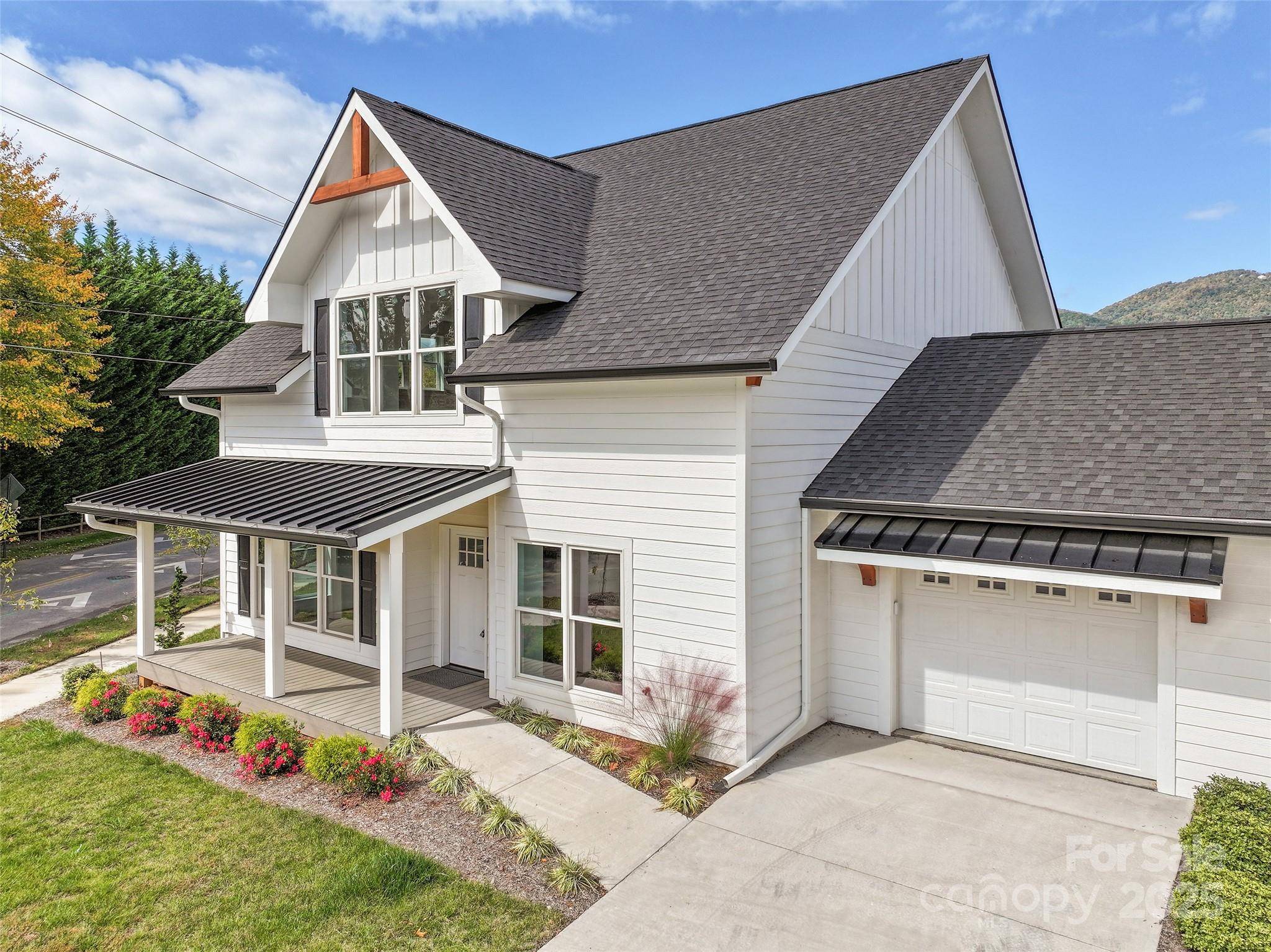 11 Riemar LN, Waynesville, NC 28786