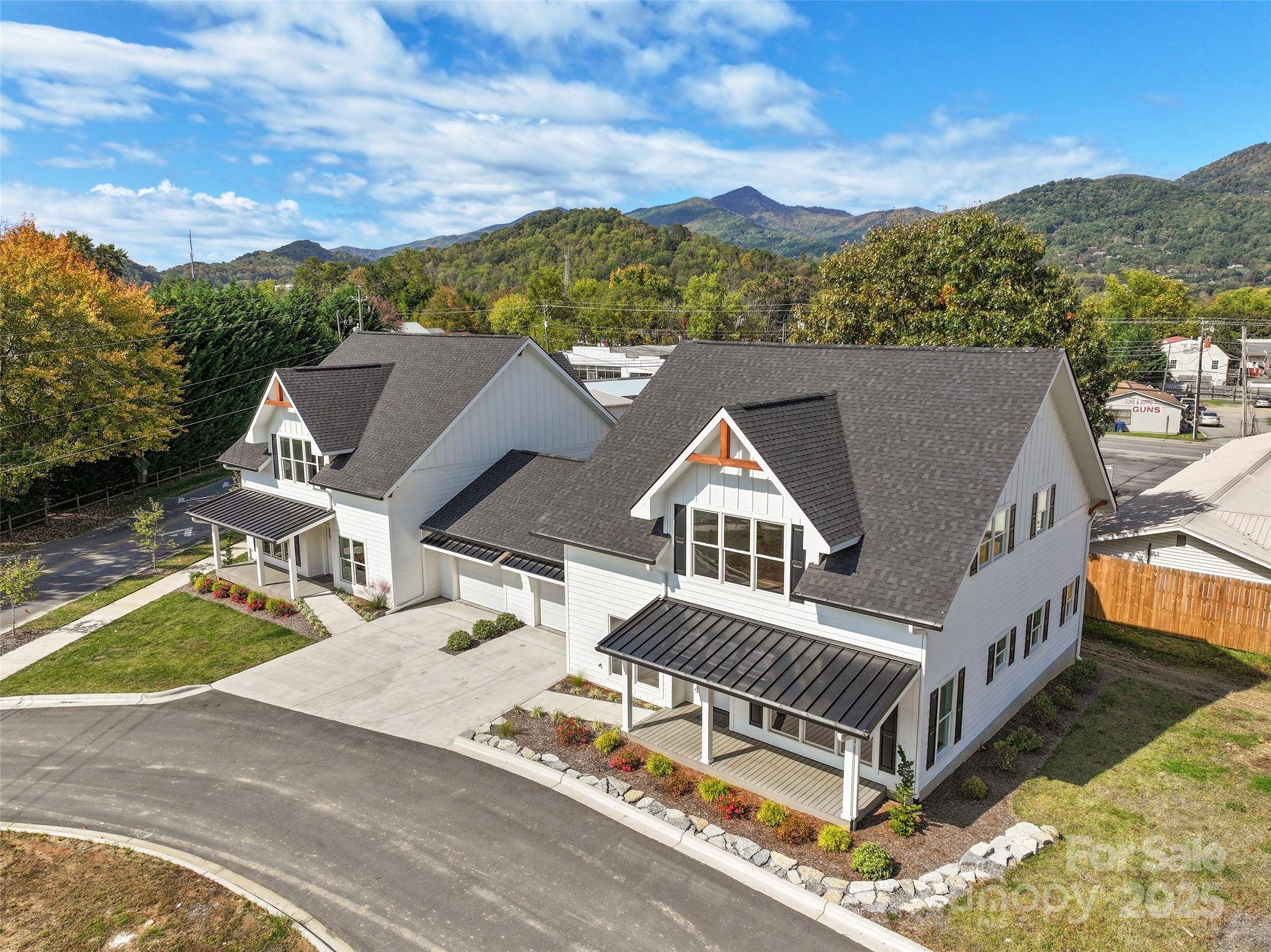 15 Riemar LN, Waynesville, NC 28786