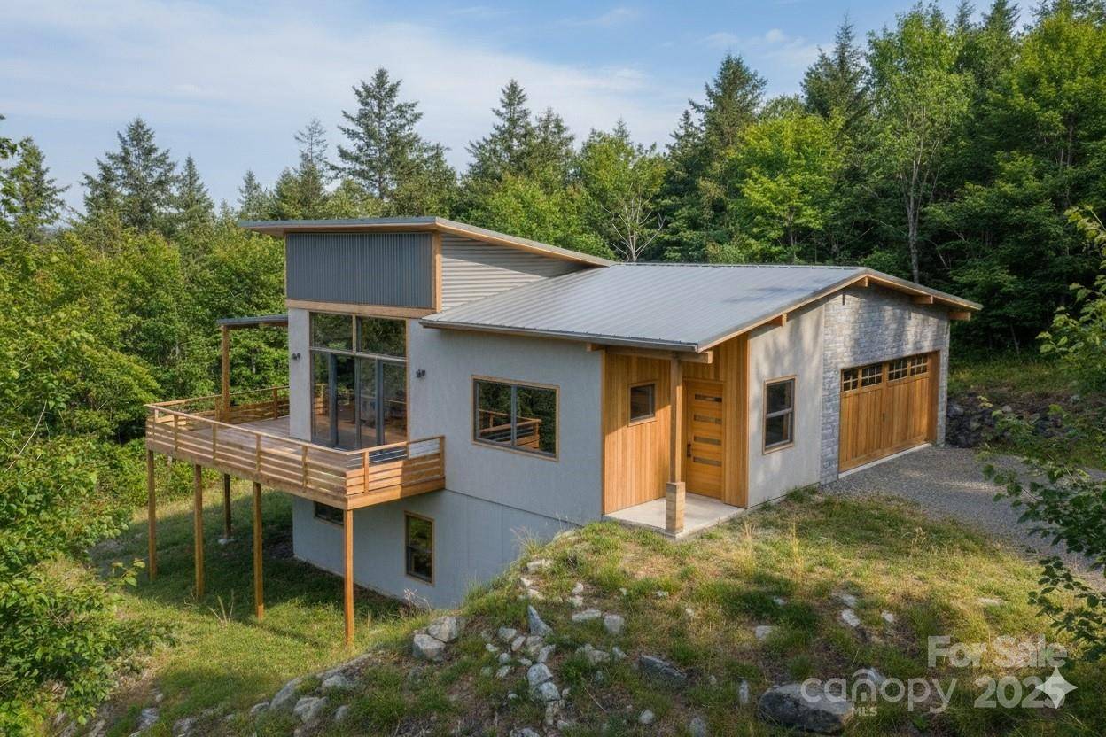 92 Senator Reynolds RD, Asheville, NC 28804