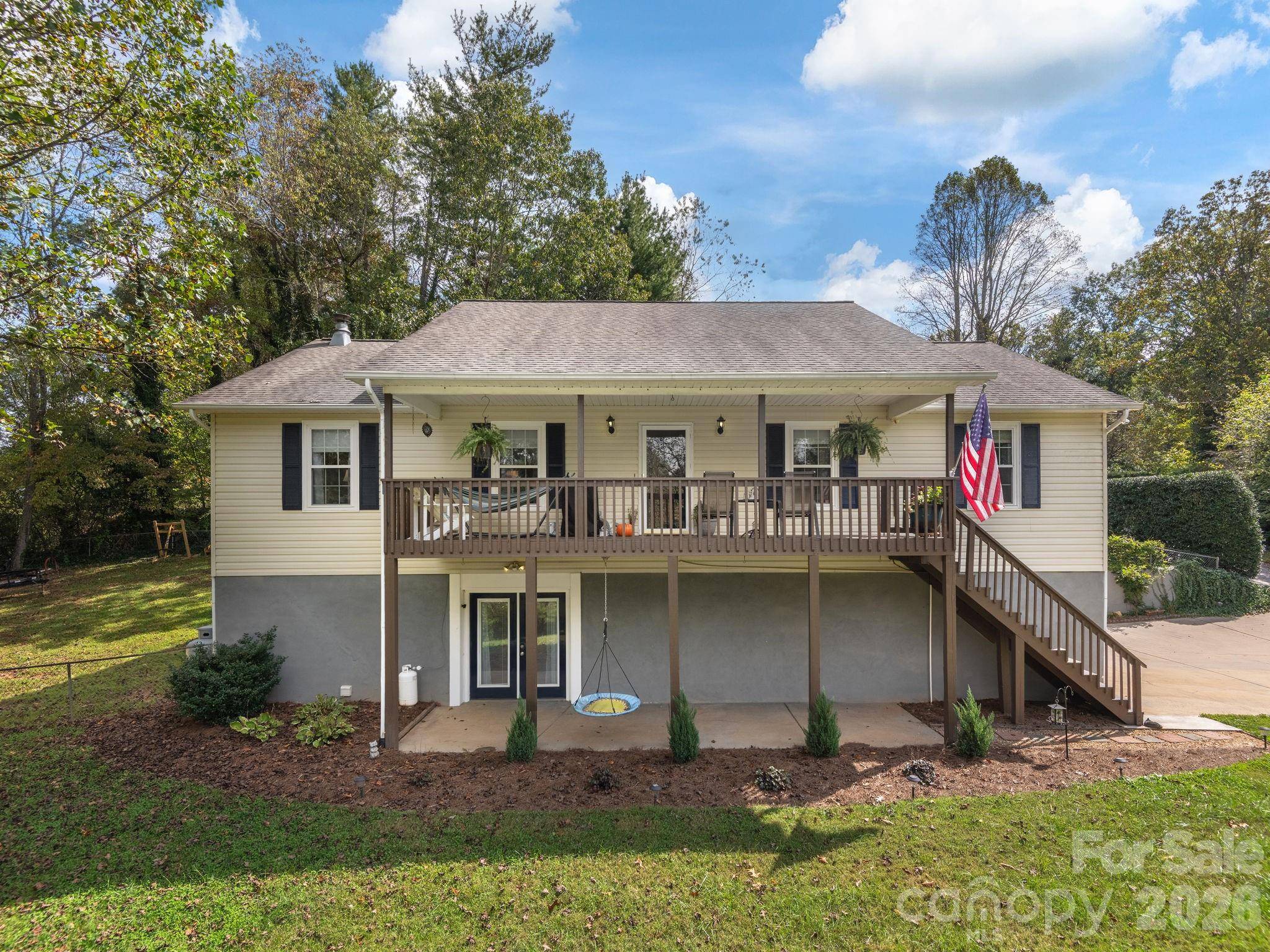 61 Blue Ridge Acres RD, Asheville, NC 28806
