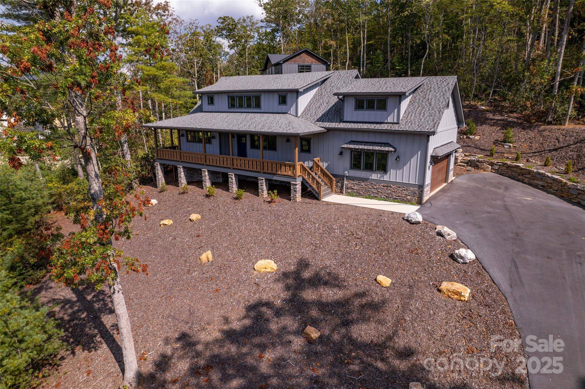 71 Crossings CIR, Fairview, NC 28730