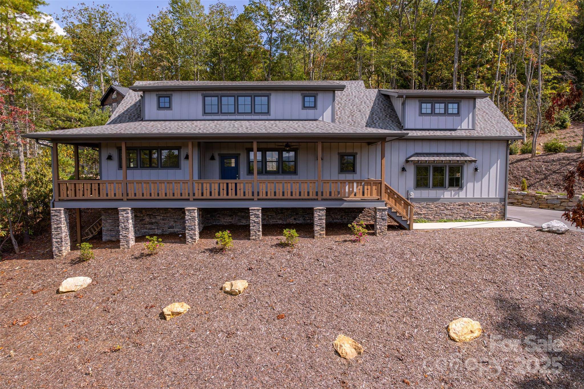 71 Crossings CIR, Fairview, NC 28730