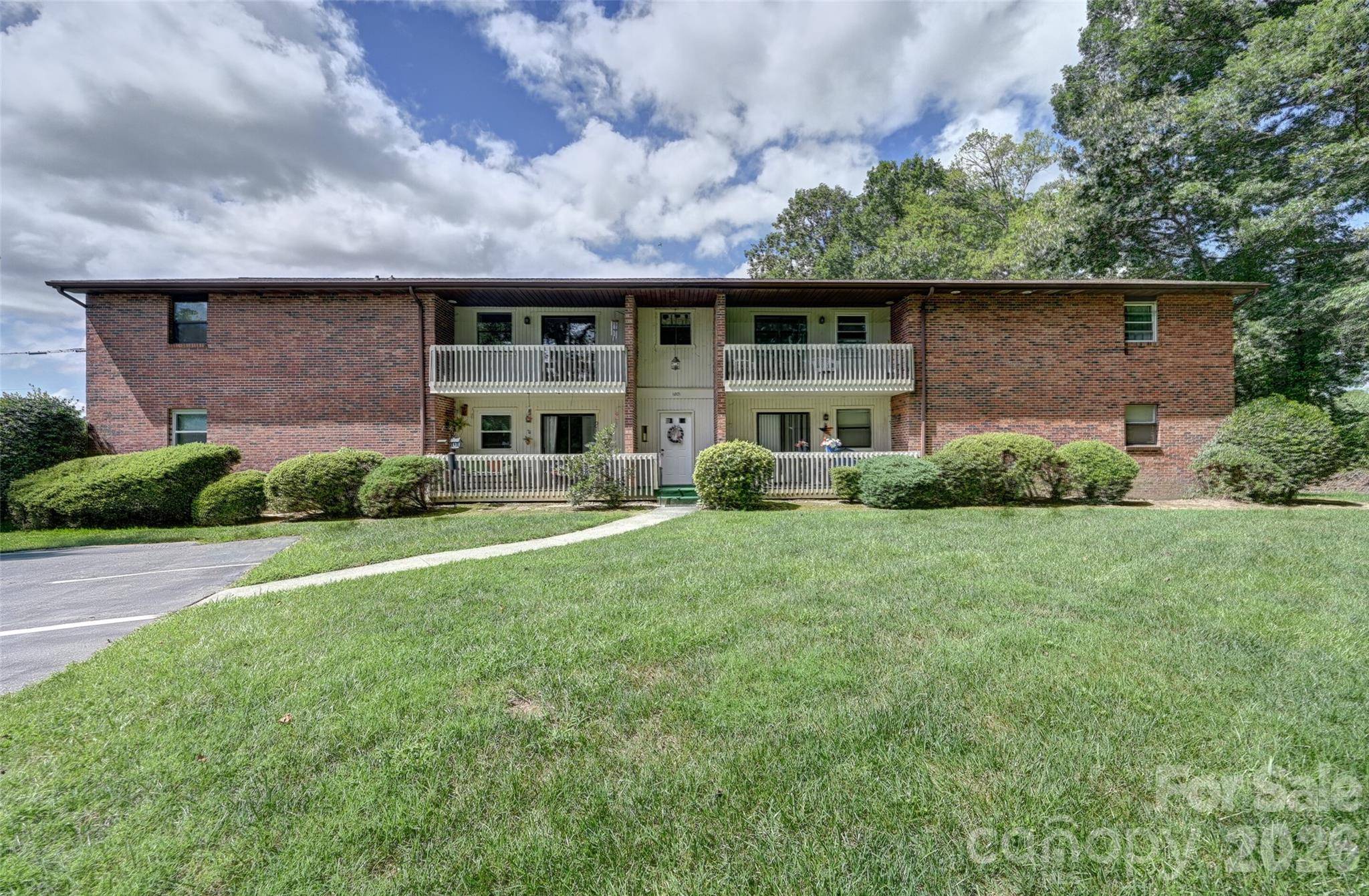 103 Oakwood PL #3, Hendersonville, NC 28792