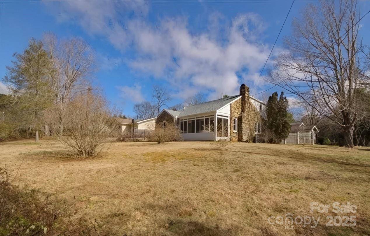 365 Old Haw Creek RD, Asheville, NC 28805