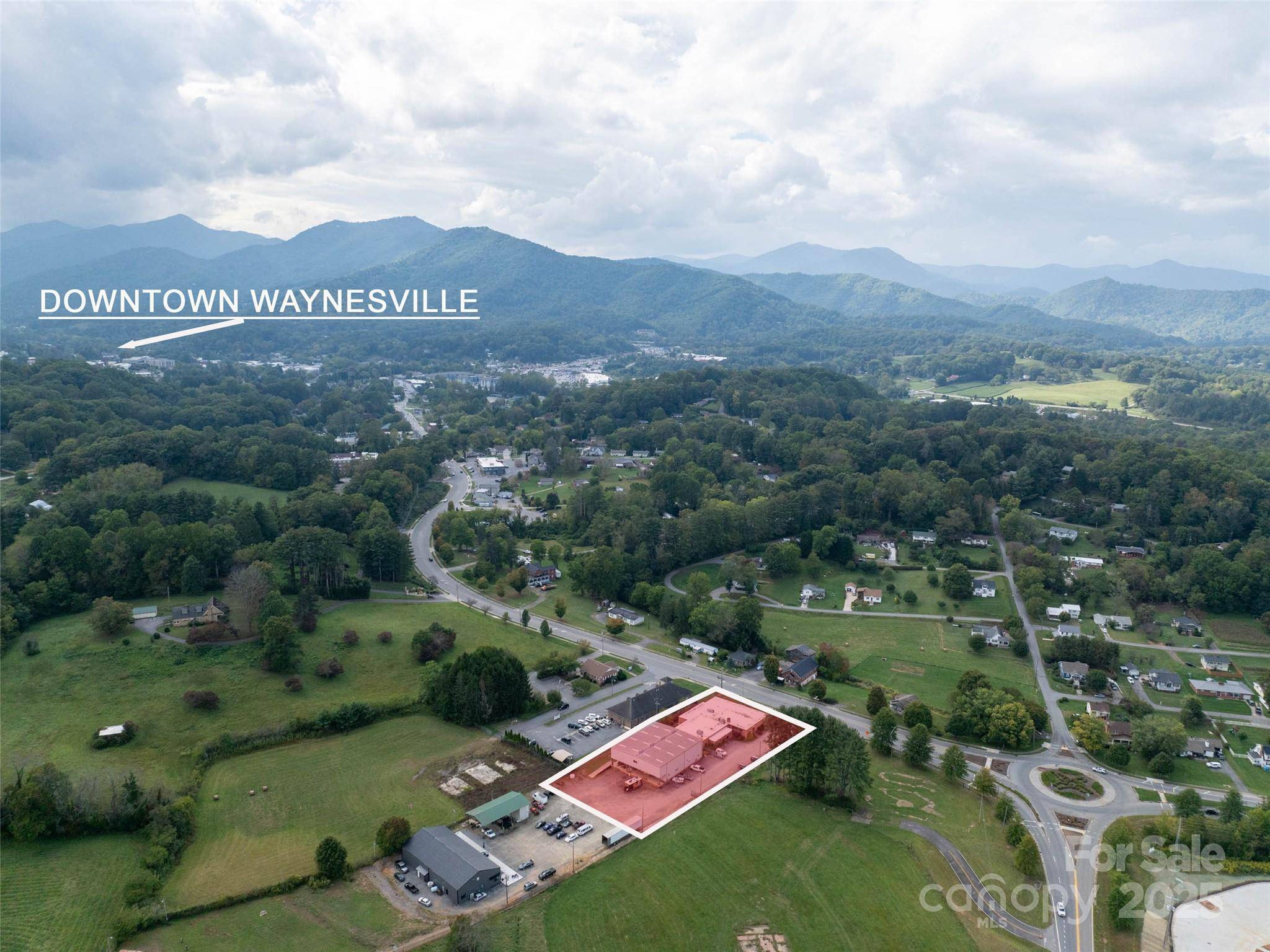 30 New Treads DR, Waynesville, NC 28786