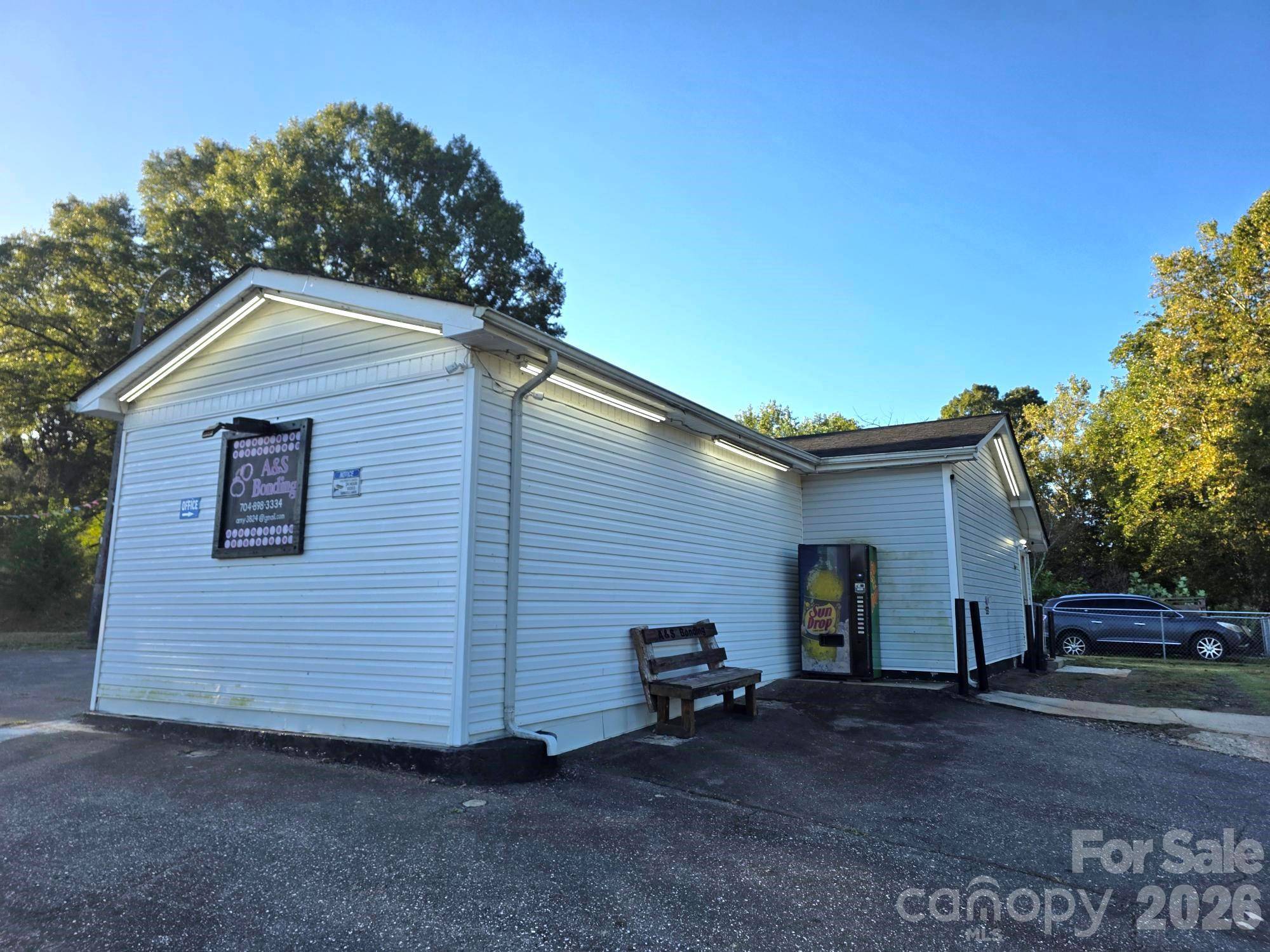 1437 Tryon Courthouse RD, Bessemer City, NC 28016