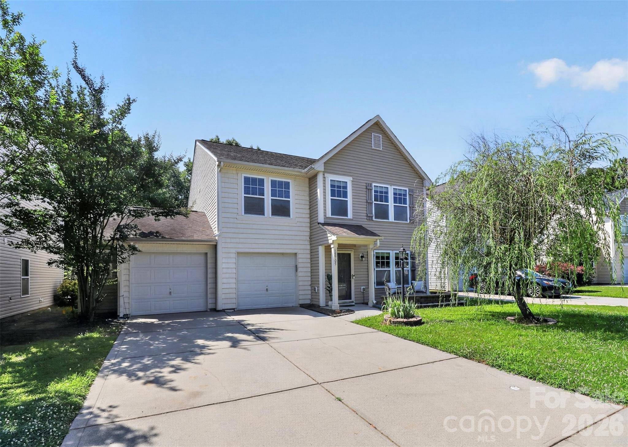 15705 Lakepoint Forest DR, Charlotte, NC 28278