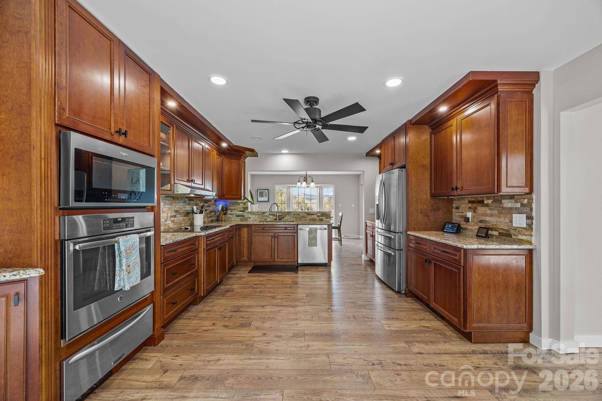 235 Petersburg View DR, Marshall, NC 28753