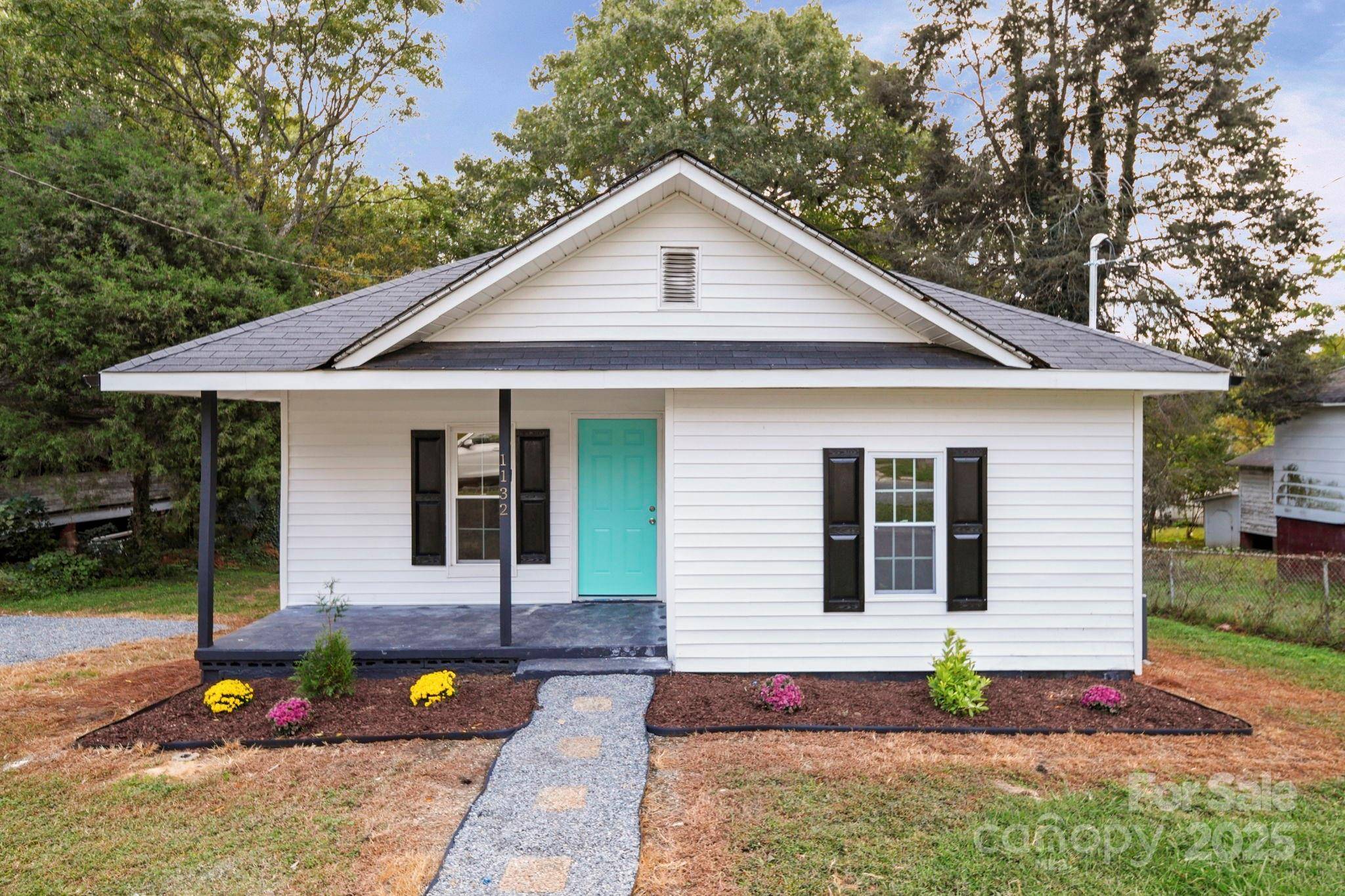 1132 Perkins ST, Gastonia, NC 28054