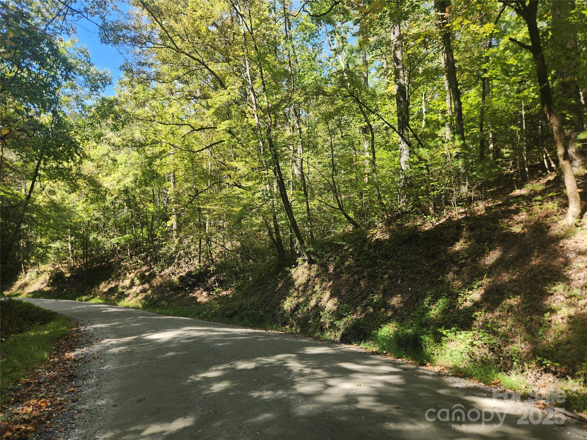2500 Playmore Beach RD, Lenoir, NC 28645