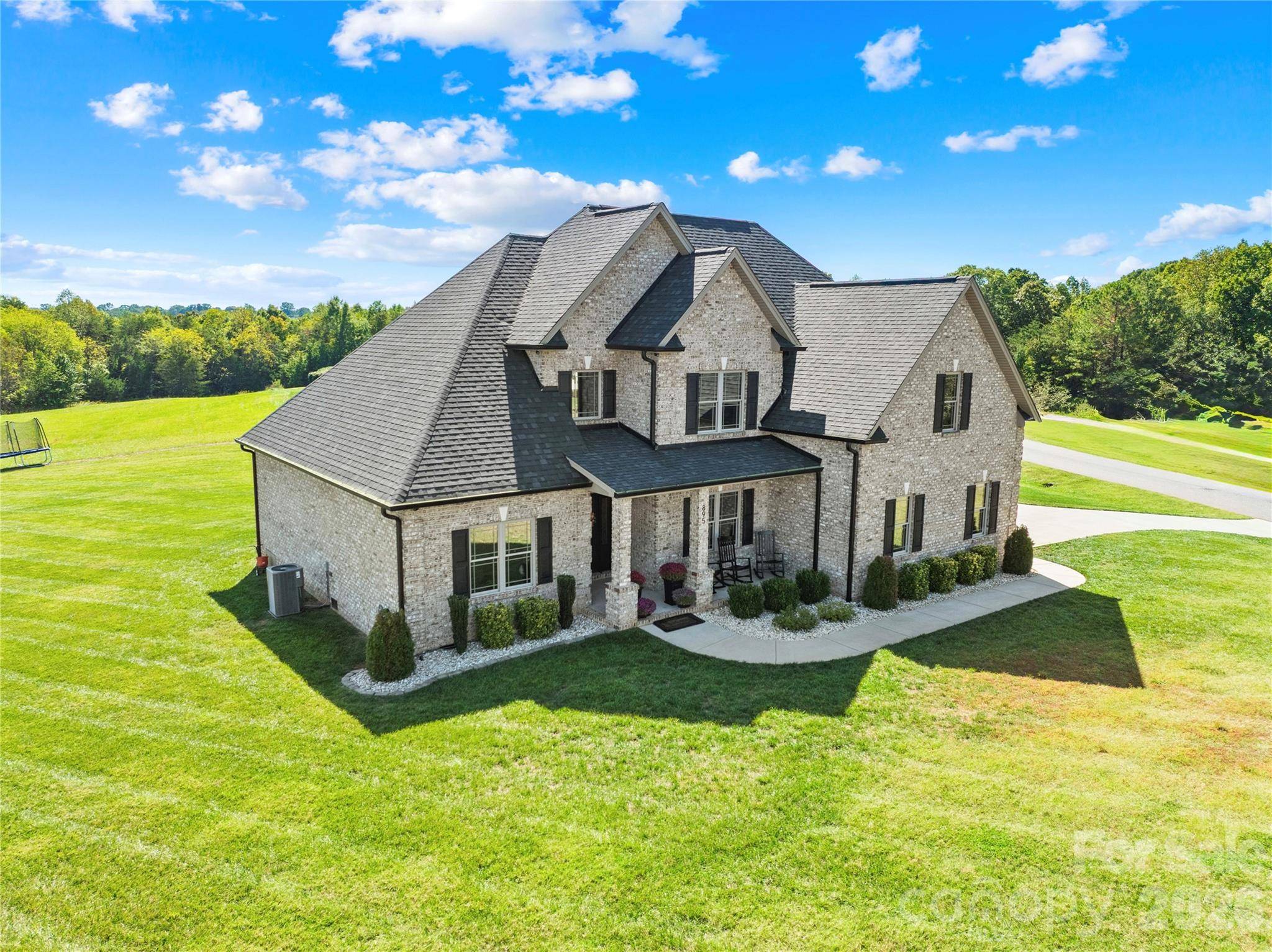 895 Oak Ridge Farms CIR, Newton, NC 28658
