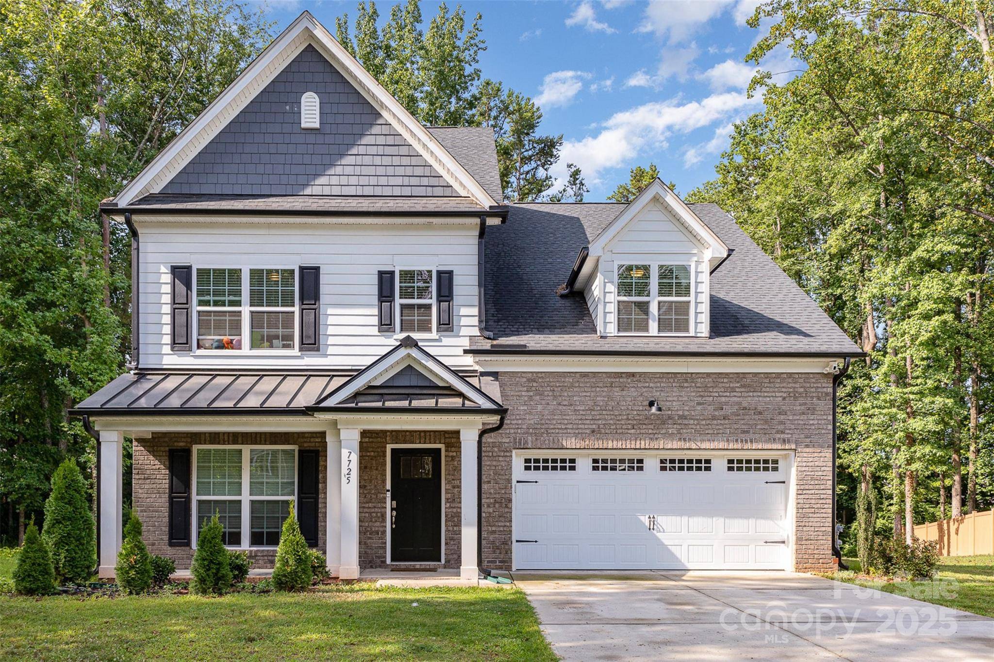 7725 Shalom DR, Charlotte, NC 28216