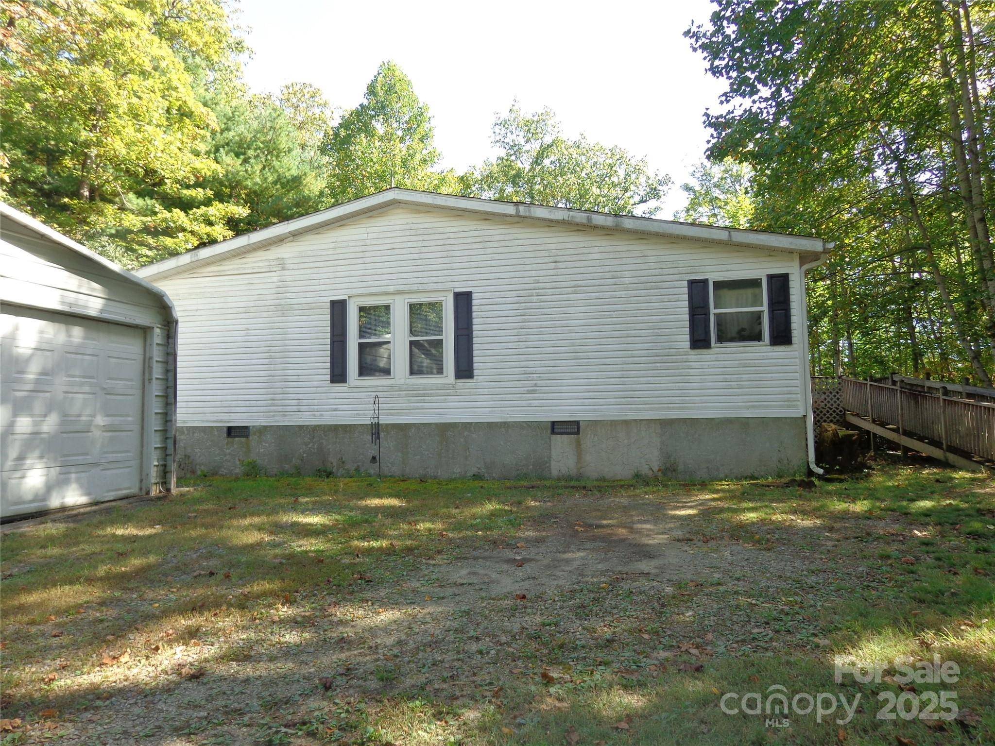 89 Blue Mountain RD, Fairview, NC 28730