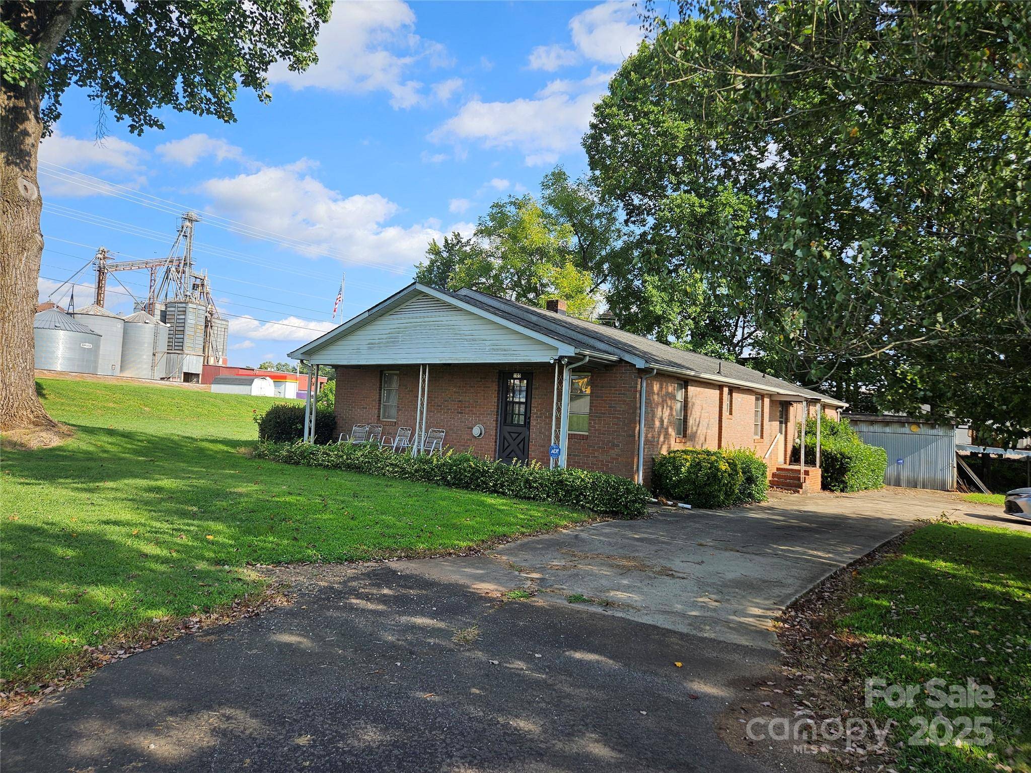 105 Marble RD, Statesville, NC 28625