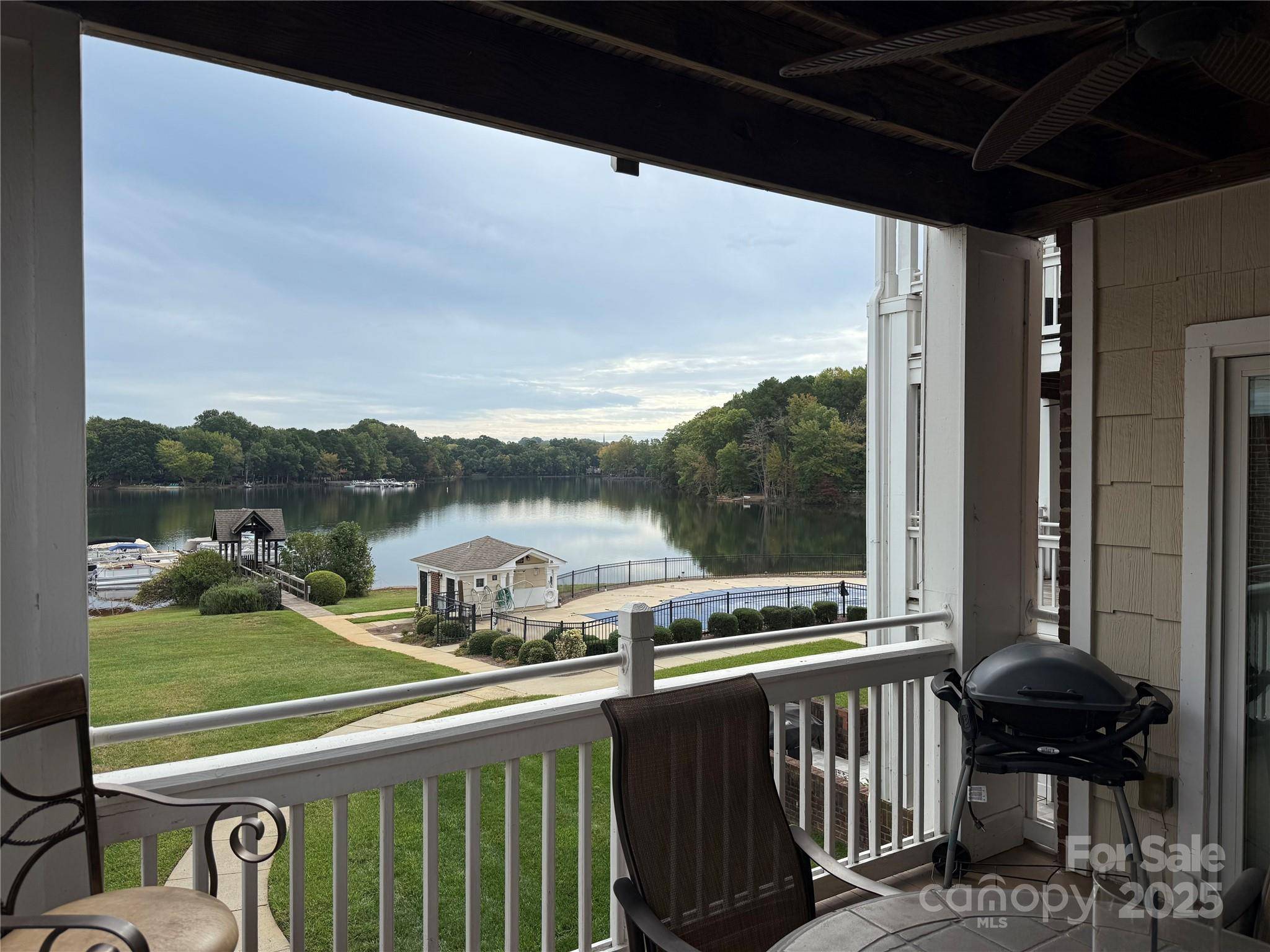 930 Jetton ST #20, Davidson, NC 28036