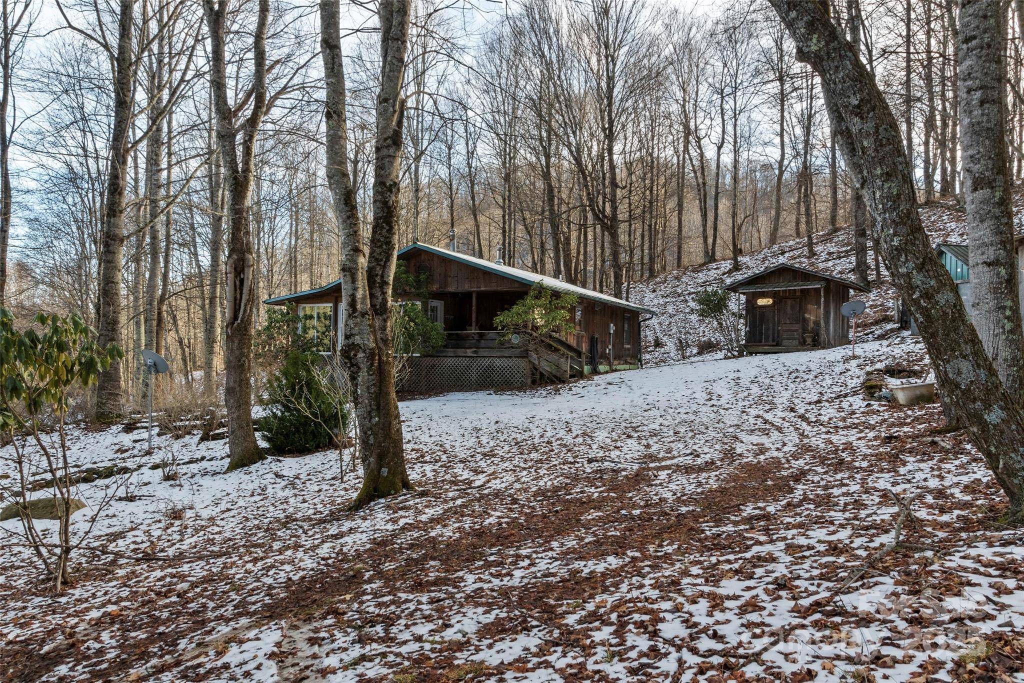 1571 Roaring Fork RD, Burnsville, NC 28714