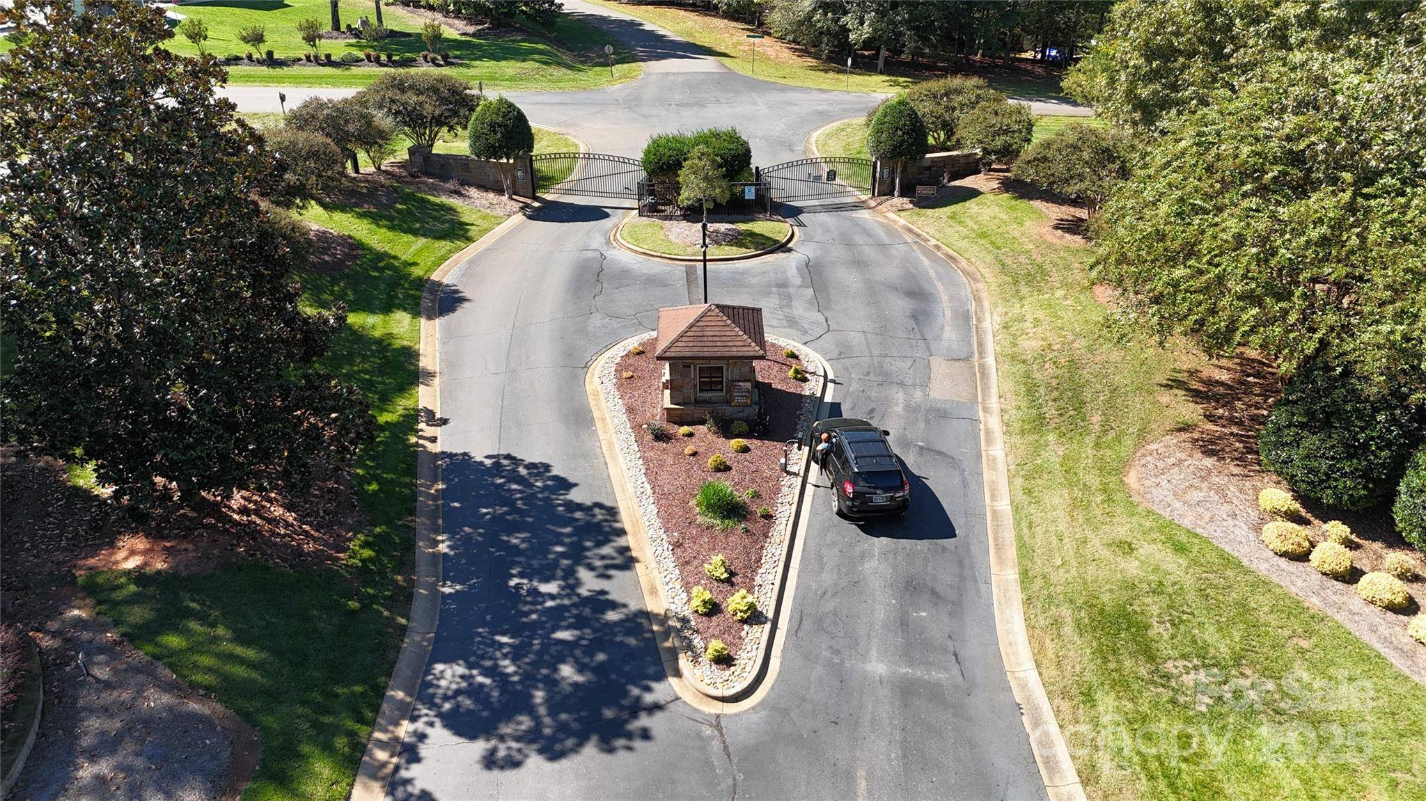204 S Harbor Watch DR, Statesville, NC 28677