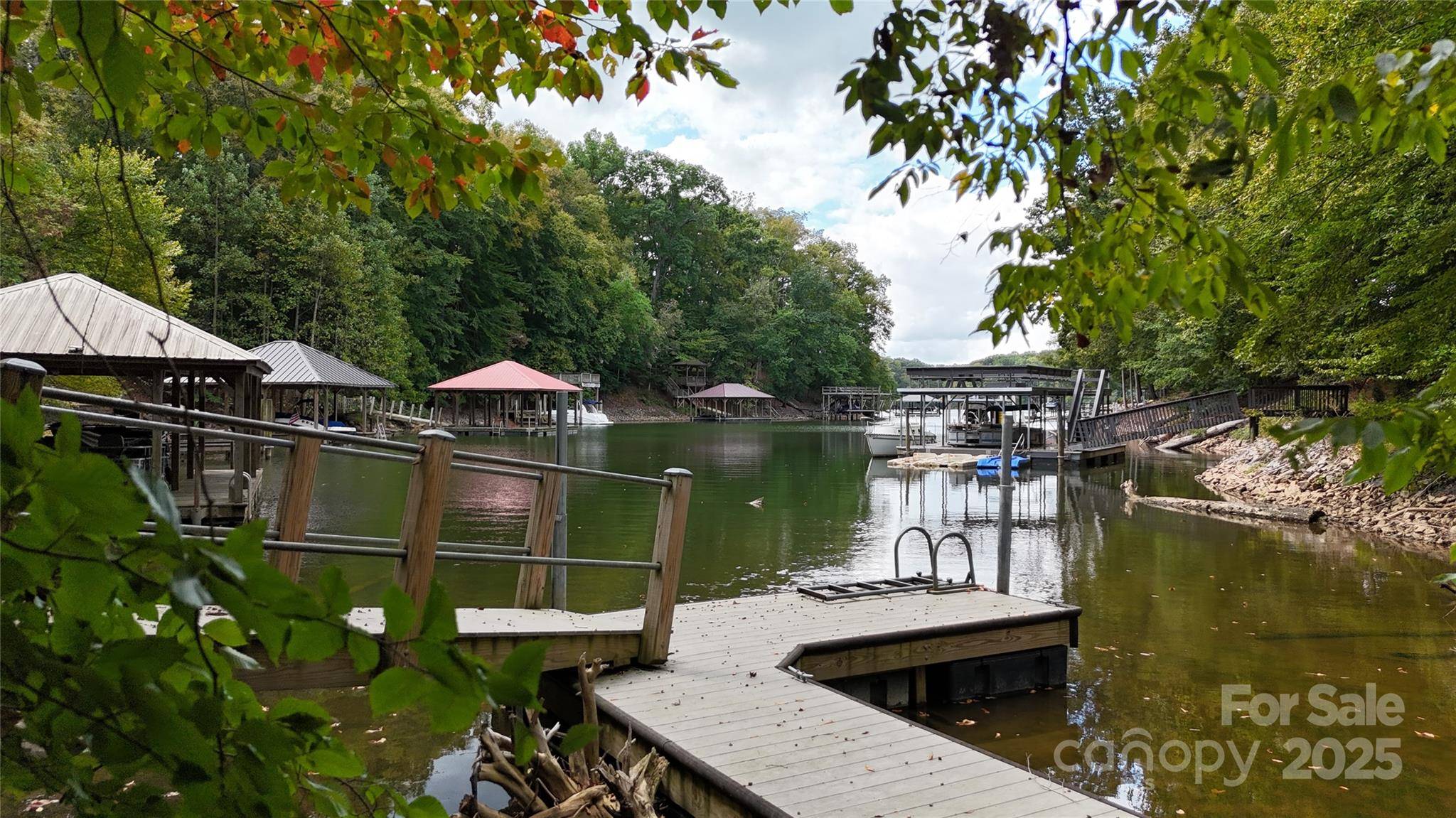 204 S Harbor Watch DR, Statesville, NC 28677