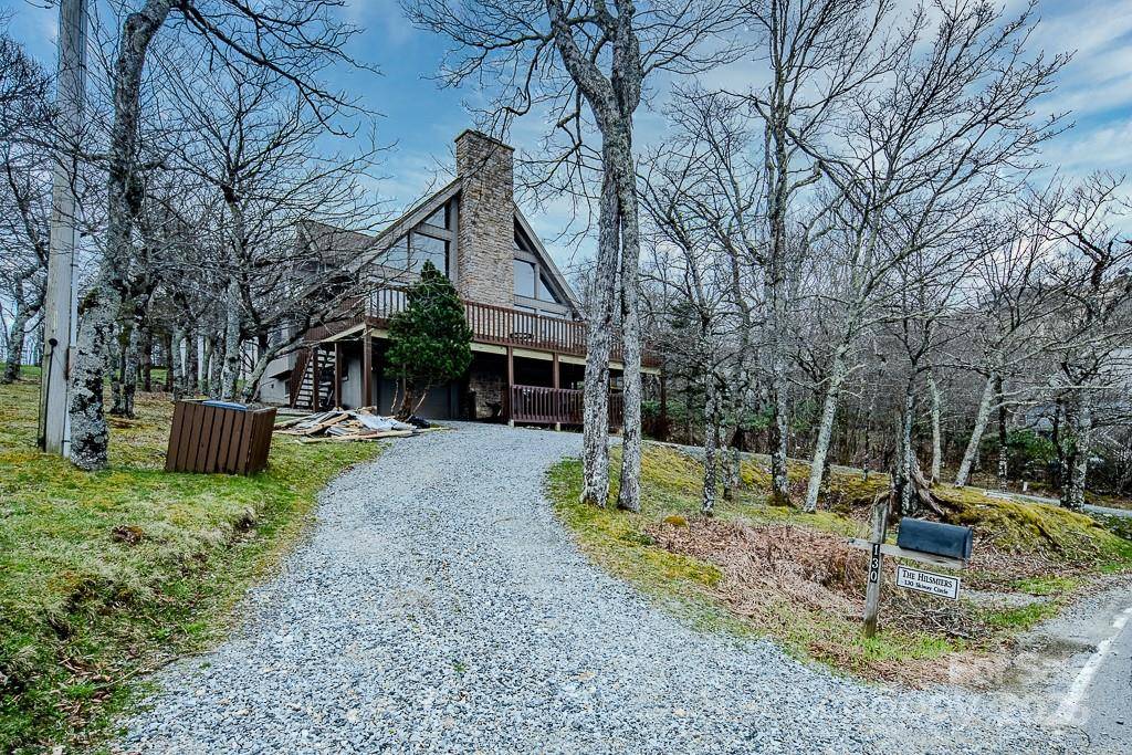 130 Skiway CIR, Beech Mountain, NC 28604