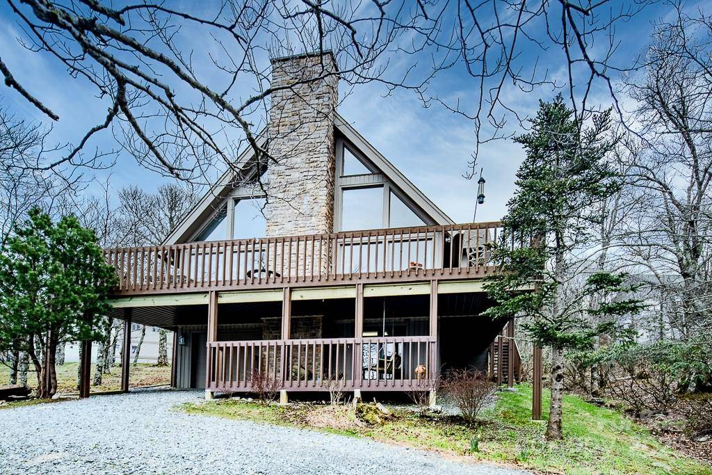 130 Skiway CIR, Beech Mountain, NC 28604