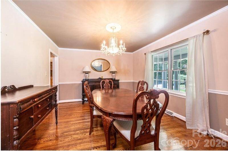 10 Riverview CIR, Granite Falls, NC 28630