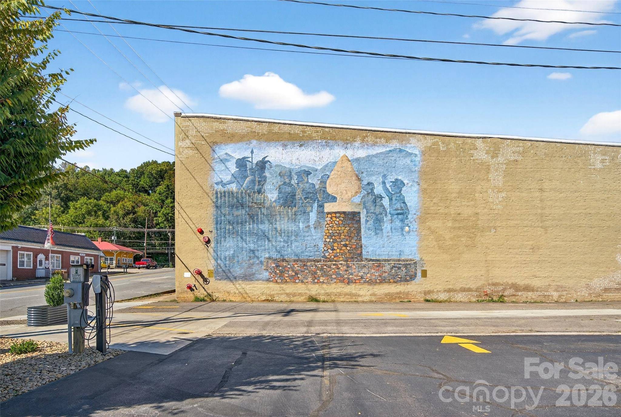 47 Catawba AVE, Old Fort, NC 28762