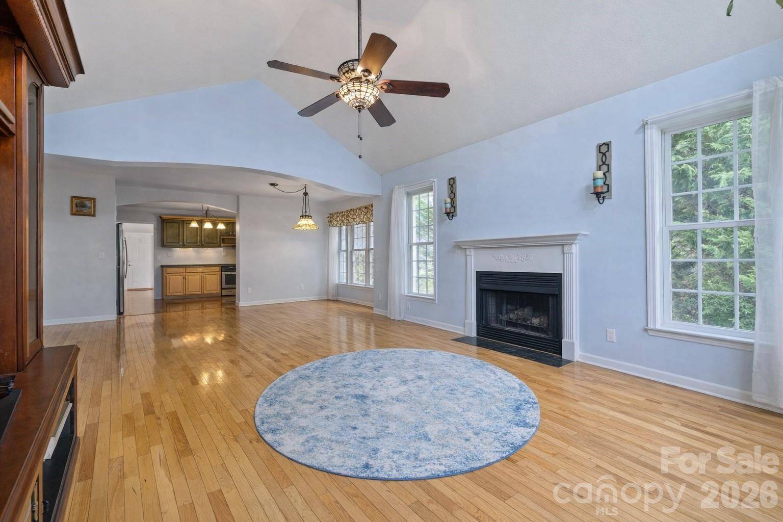 372 Kingfisher LN, Mills River, NC 28759