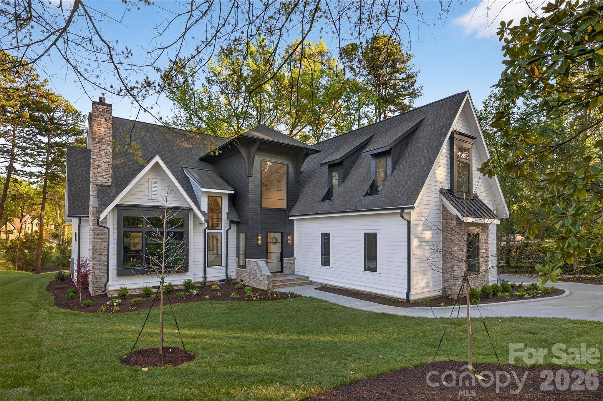 1209 Meadowood LN, Charlotte, NC 28211