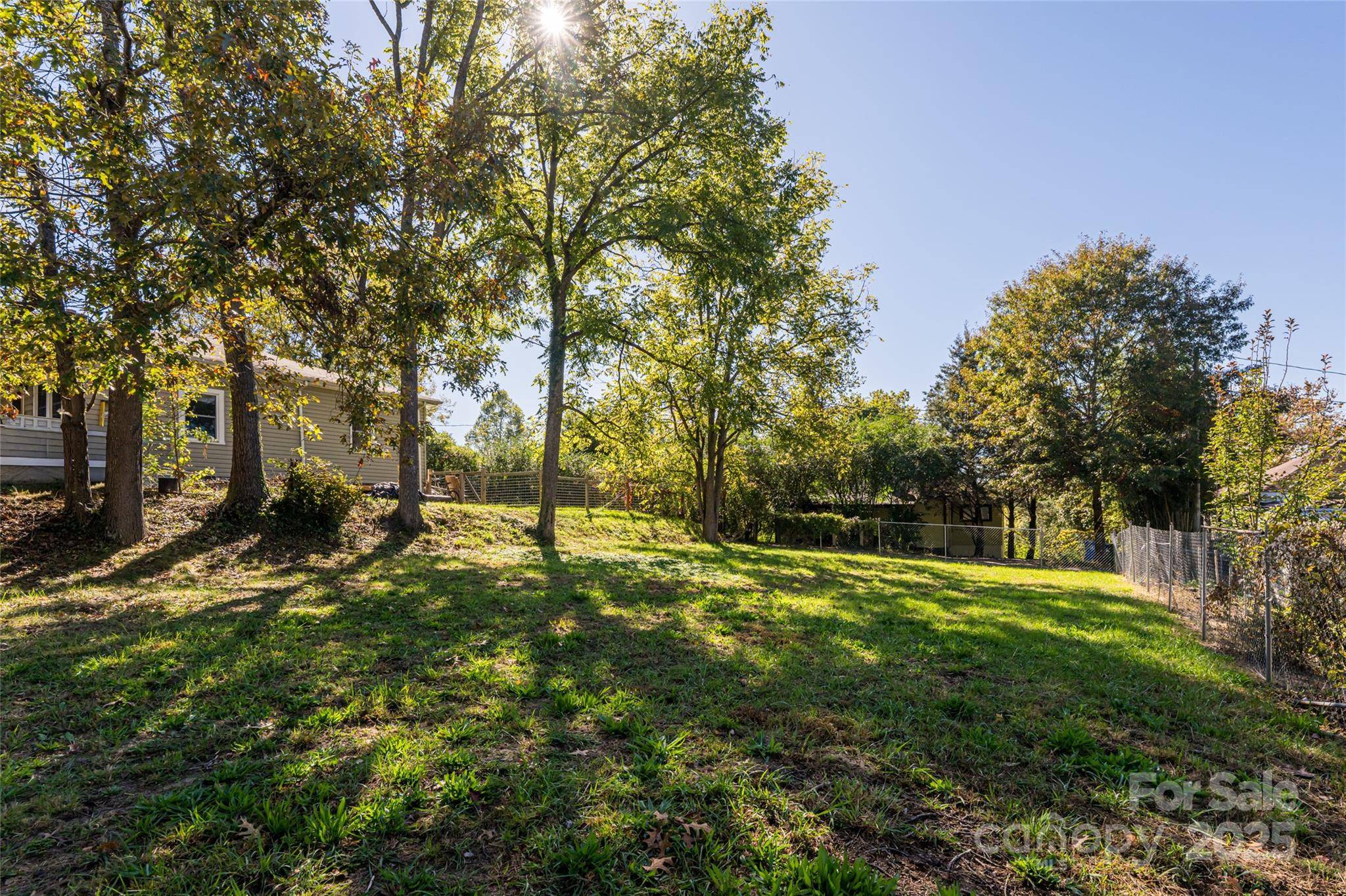 99999 Gray ST, Asheville, NC 28801