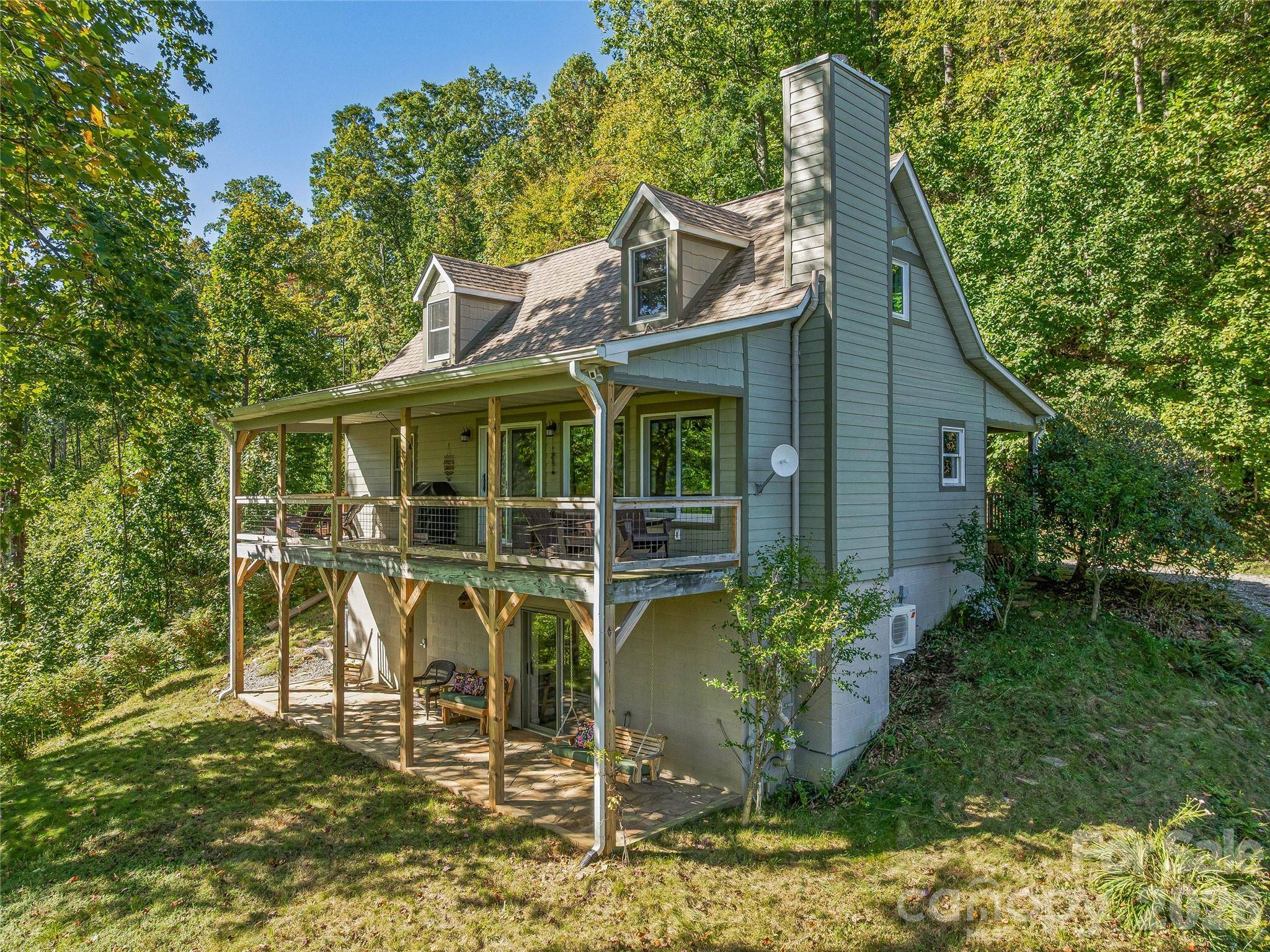 382 Black Oak Cove RD, Candler, NC 28715