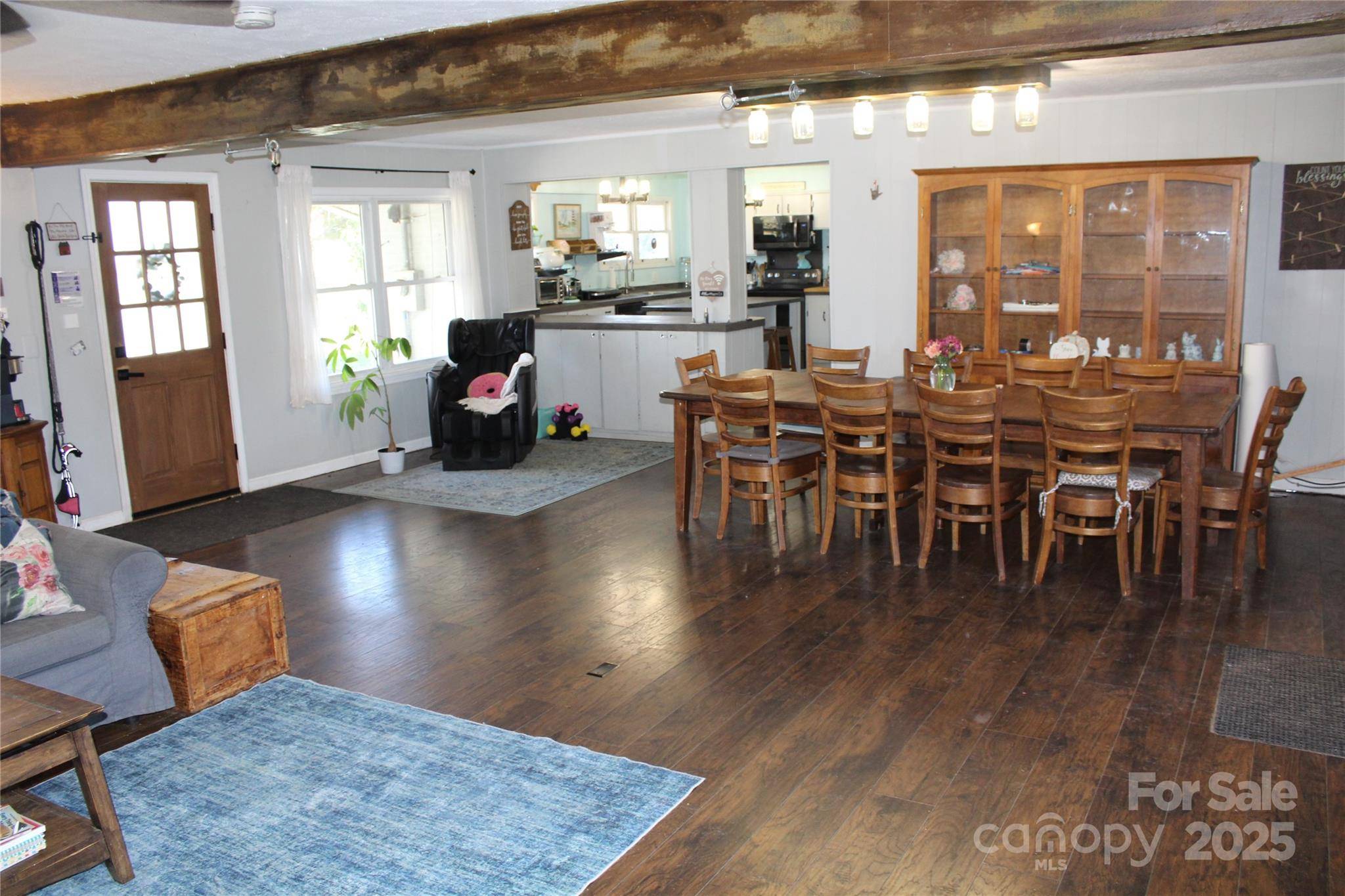 107 N Matthews ST, Morganton, NC 28655