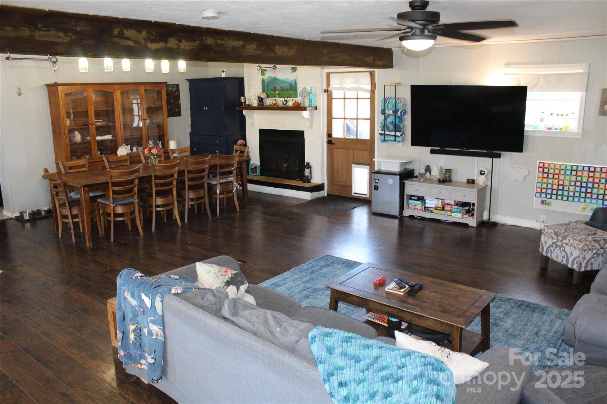 107 N Matthews ST, Morganton, NC 28655