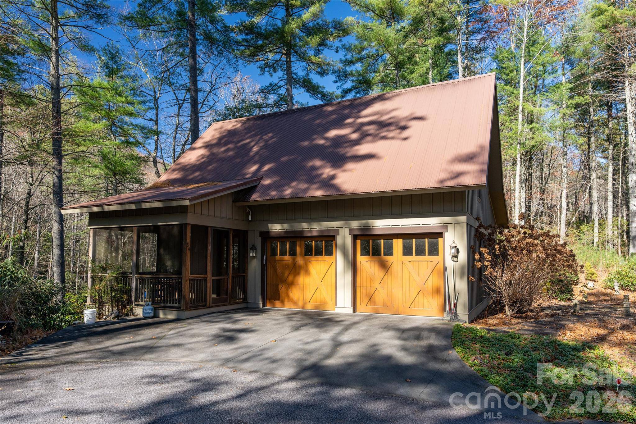 69 Dogwood Branch LN, Zirconia, NC 28790