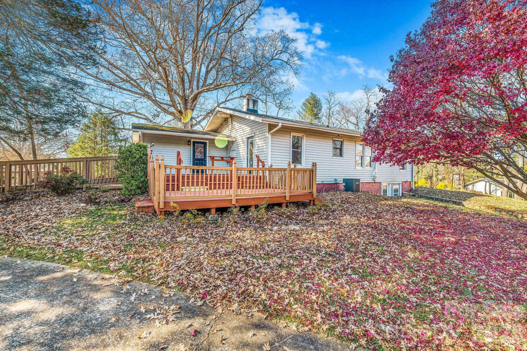 107 Woodland Church RD, Clyde, NC 28721
