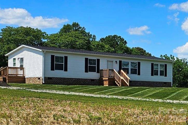 501 Eagle Mills RD, Hamptonville, NC 27020