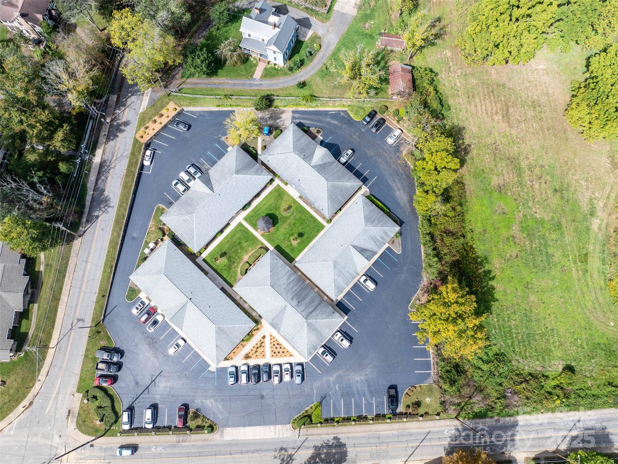 367 Dellwood City RD, Waynesville, NC 28786