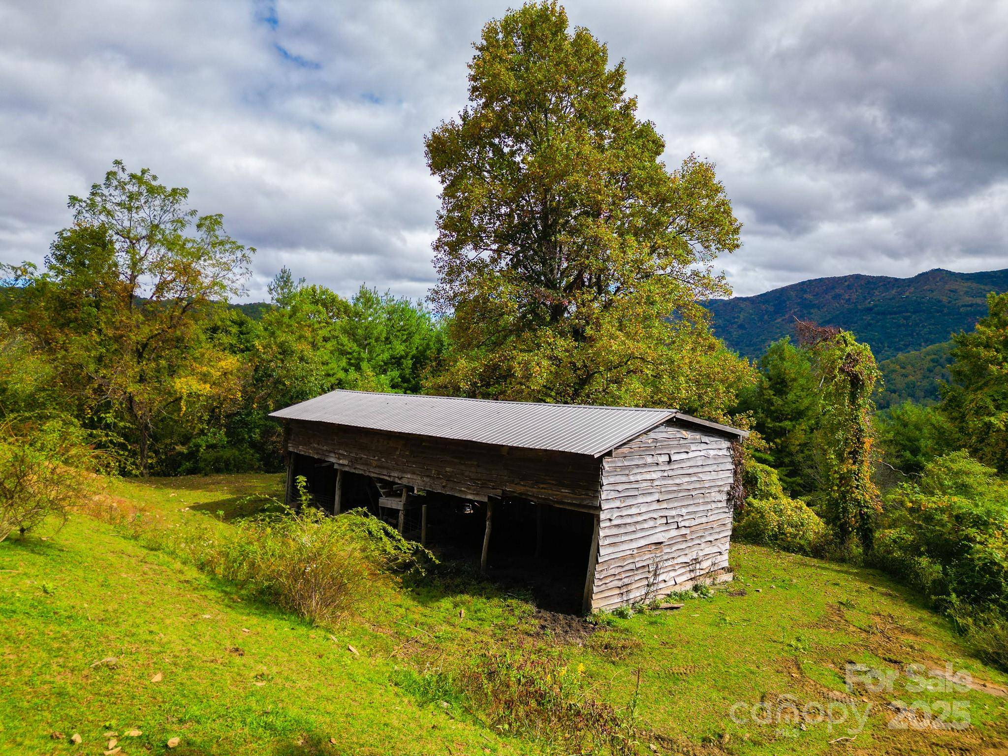 105 Home Place RD, Maggie Valley, NC 28751