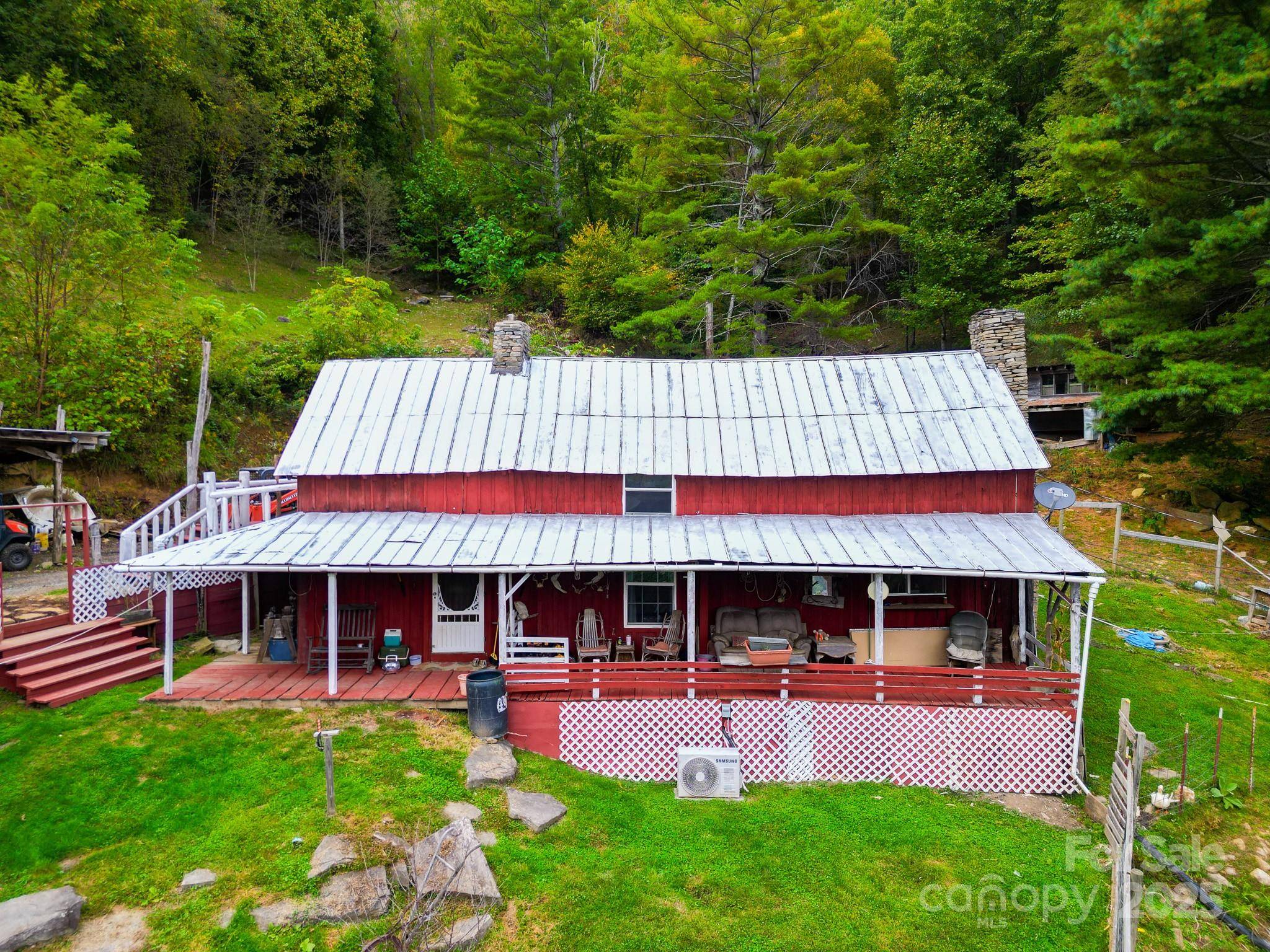 105 Home Place RD, Maggie Valley, NC 28751