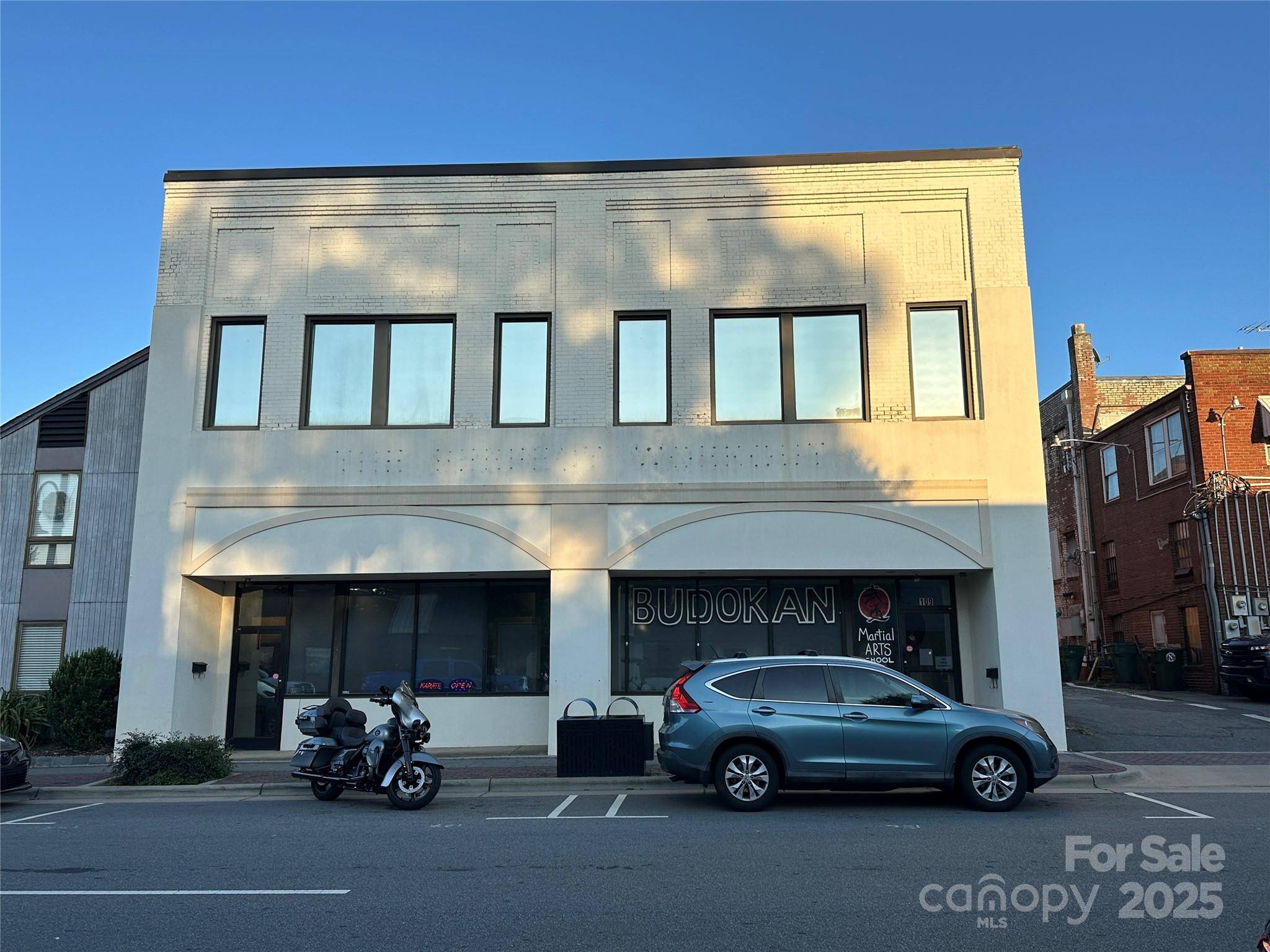 109 N Main AVE, Newton, NC 28658