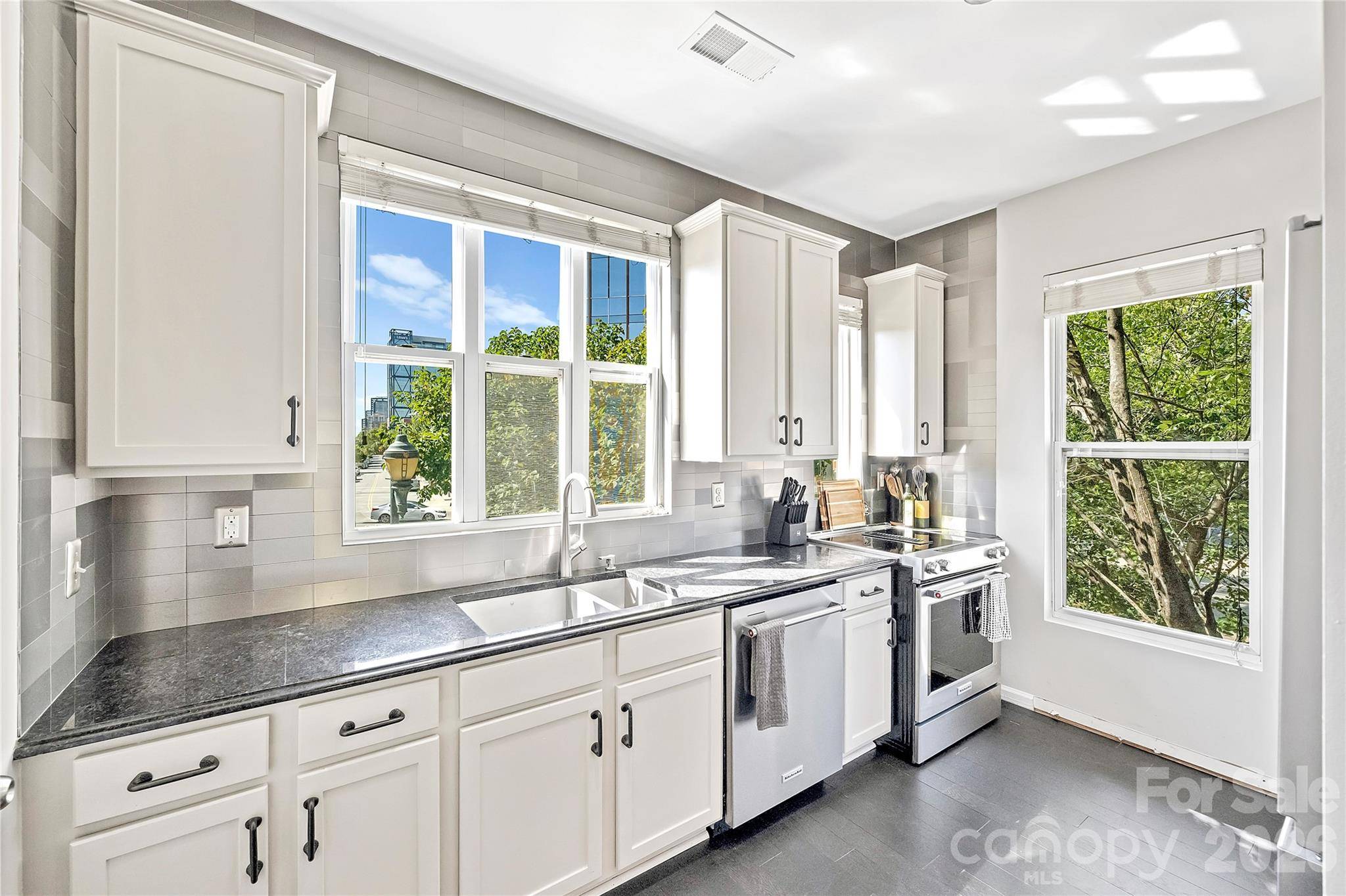 1425 Camden RD, Charlotte, NC 28203