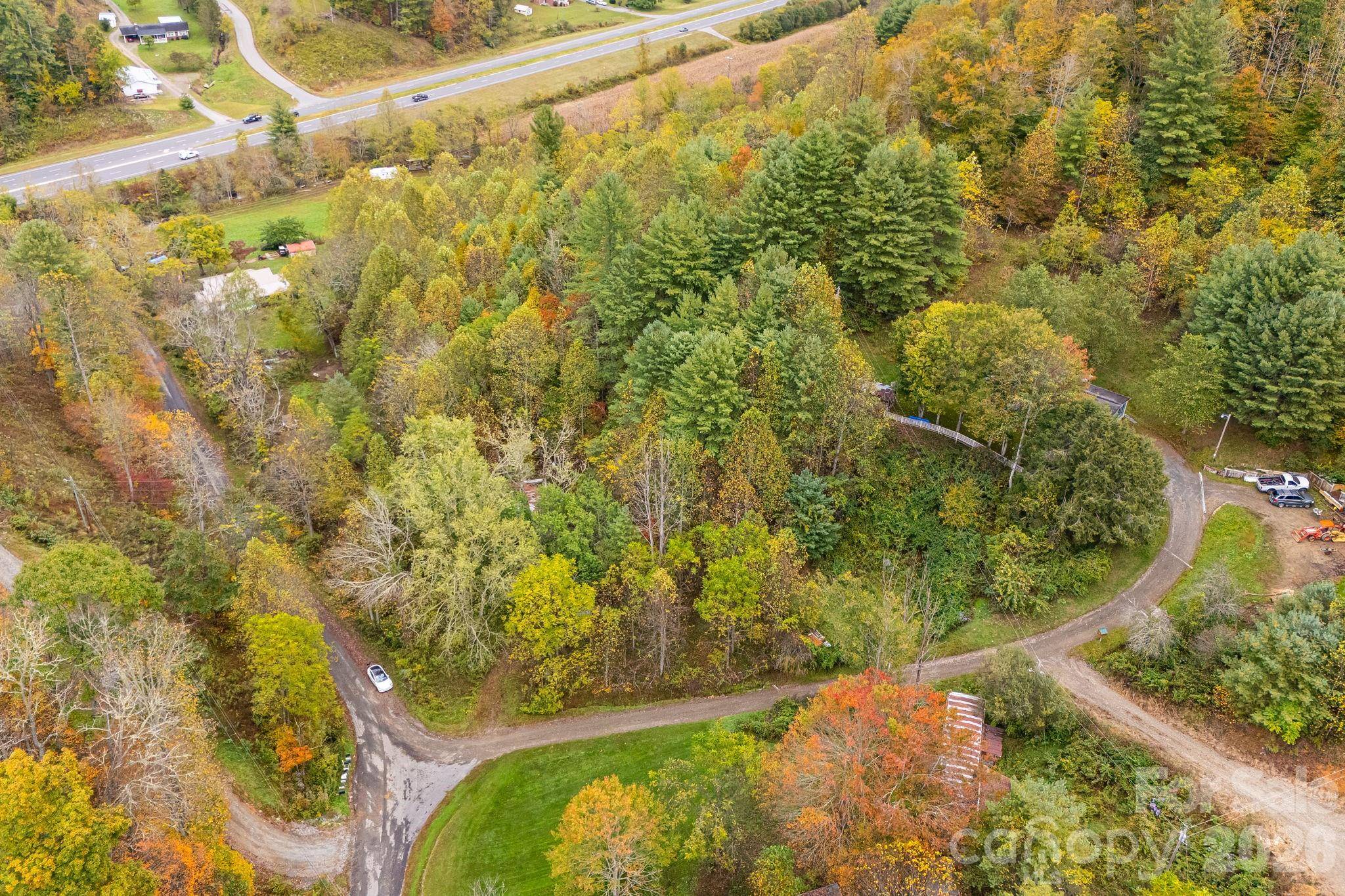 211 Evergreen RD, Burnsville, NC 28714