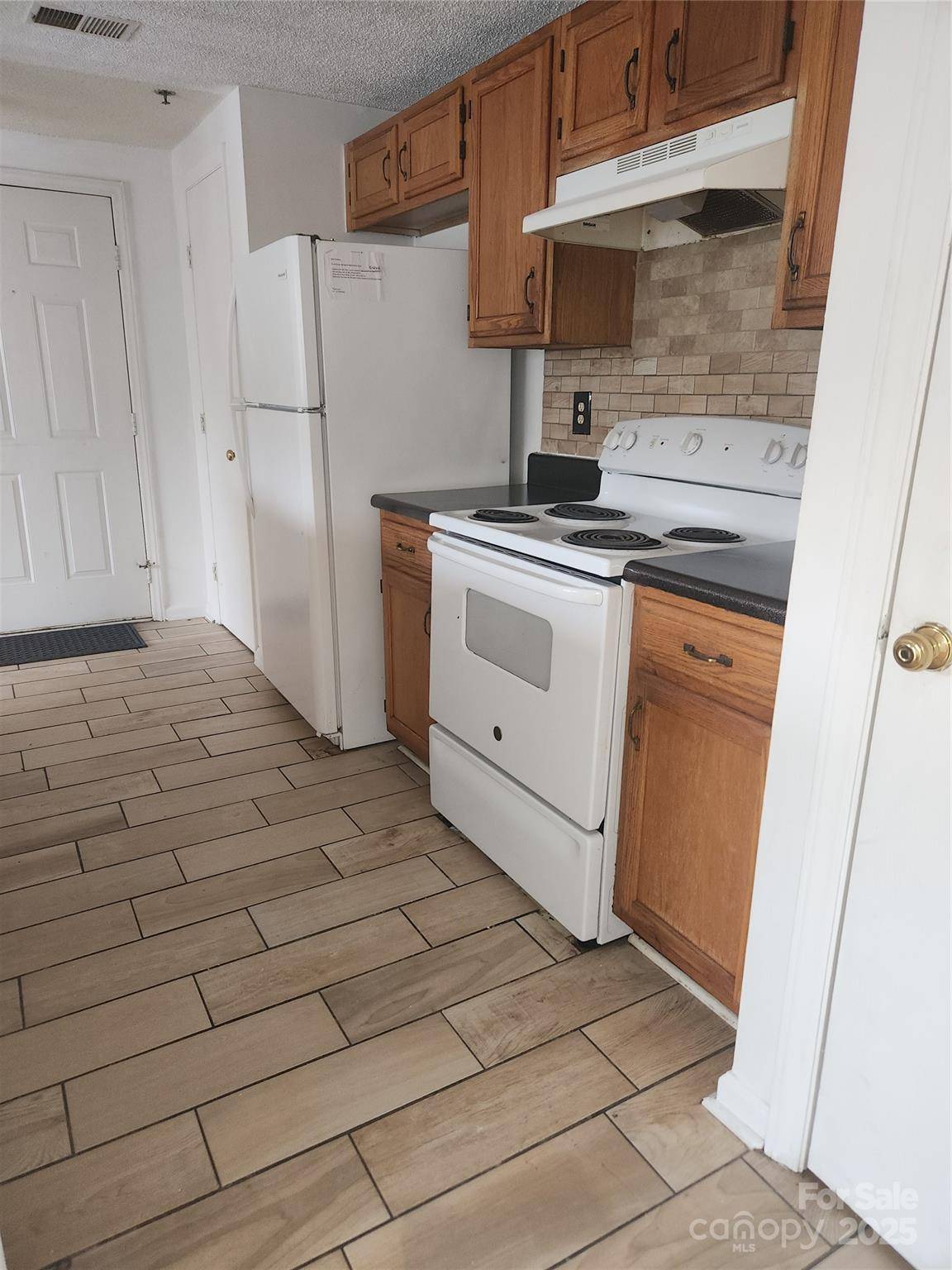 1614-H Arlyn CIR, Charlotte, NC 28213