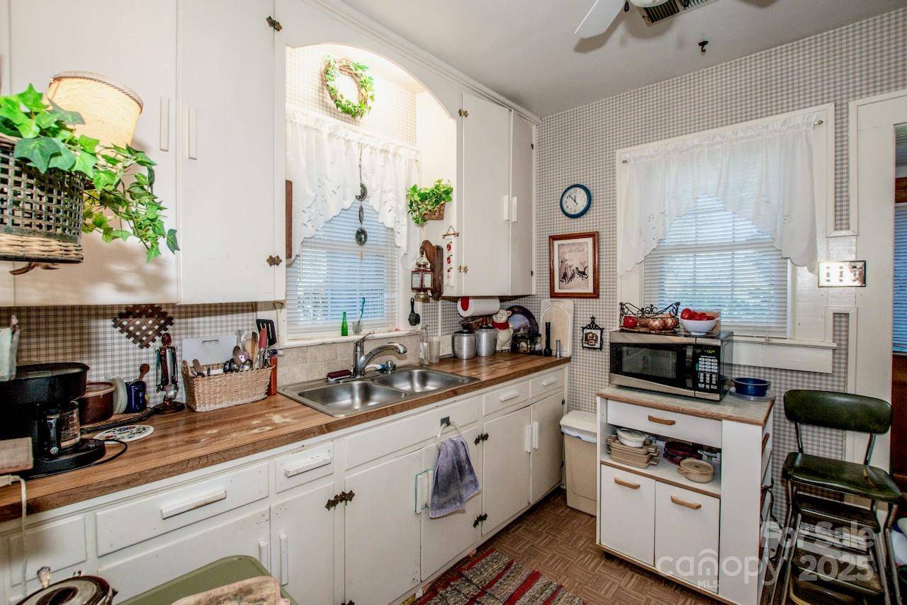 603 Harmony DR, Statesville, NC 28677