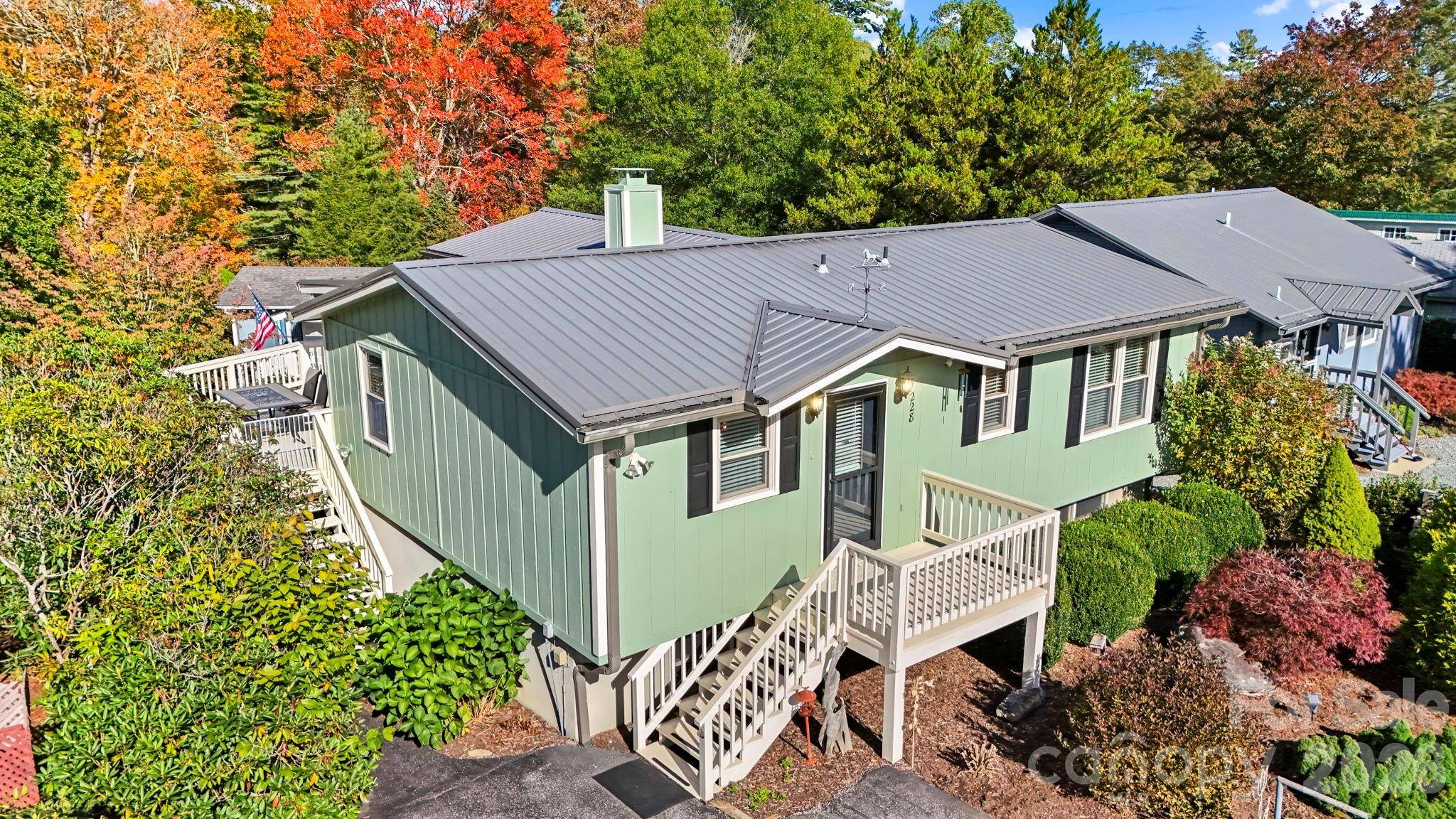 228 Snowshoe LOOP, Newland, NC 28657