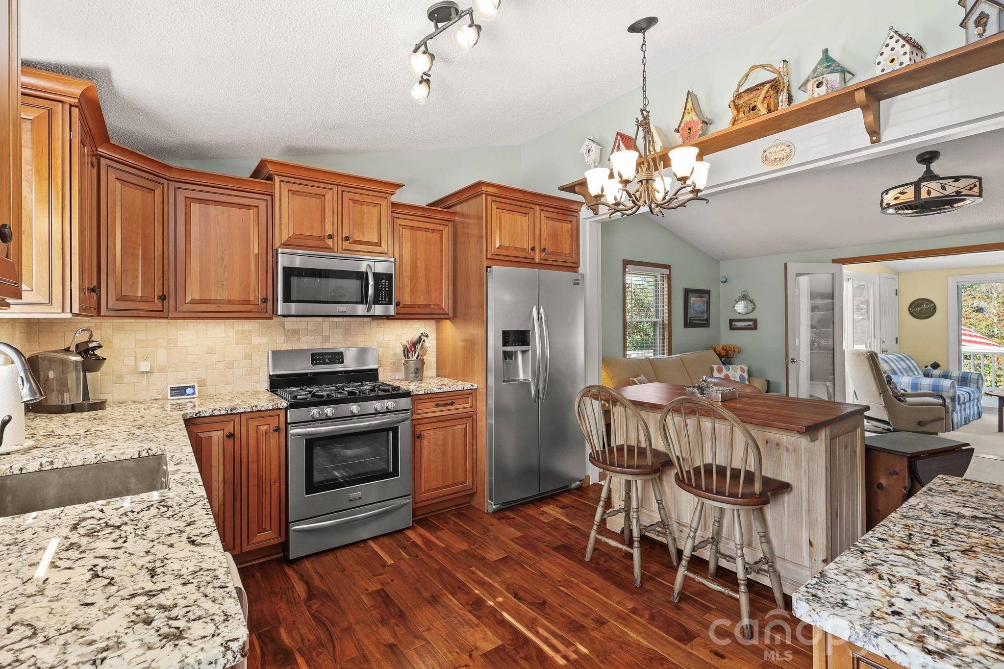 228 Snowshoe LOOP, Newland, NC 28657