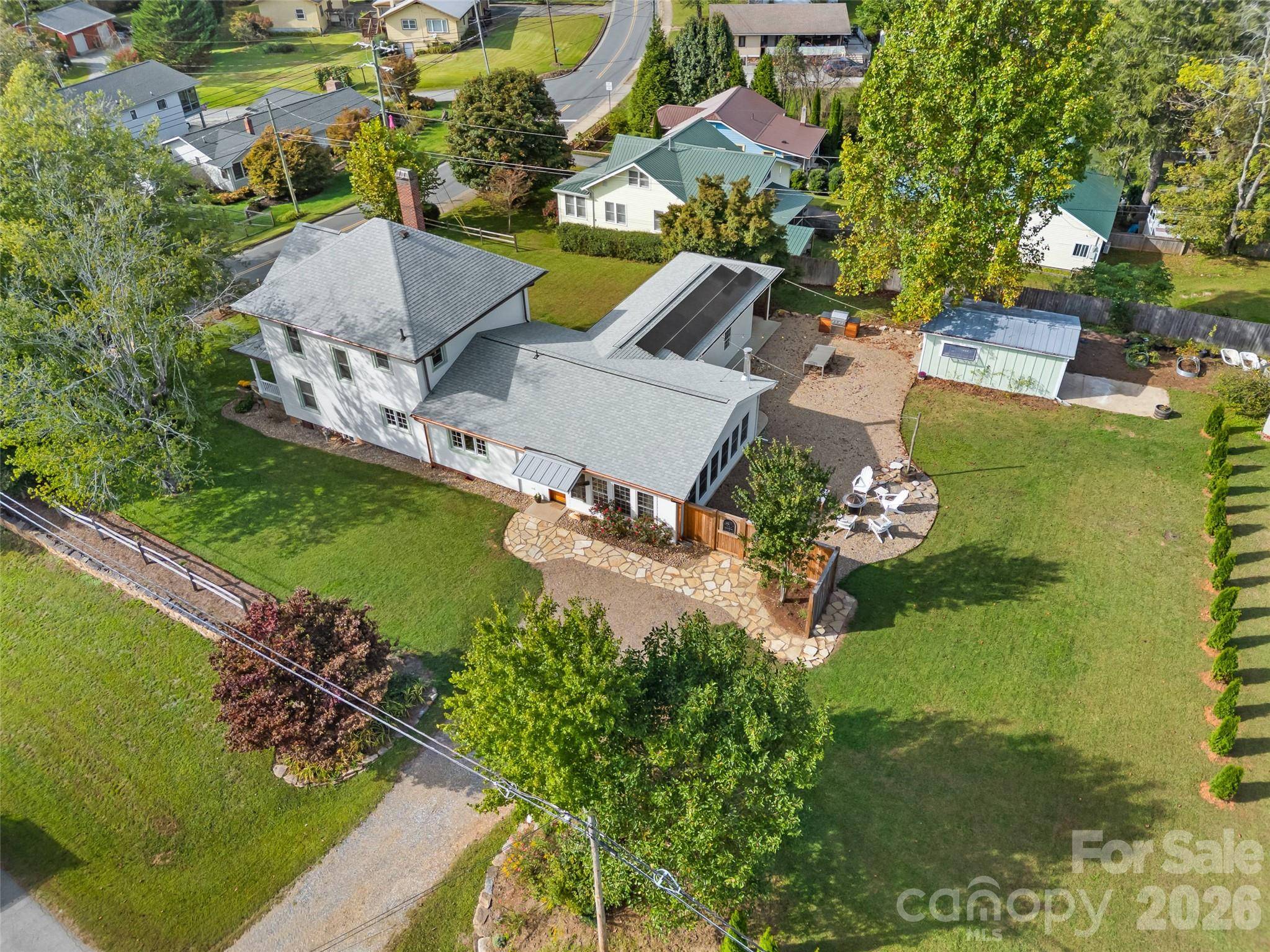 505 N Country Club RD, Brevard, NC 28712