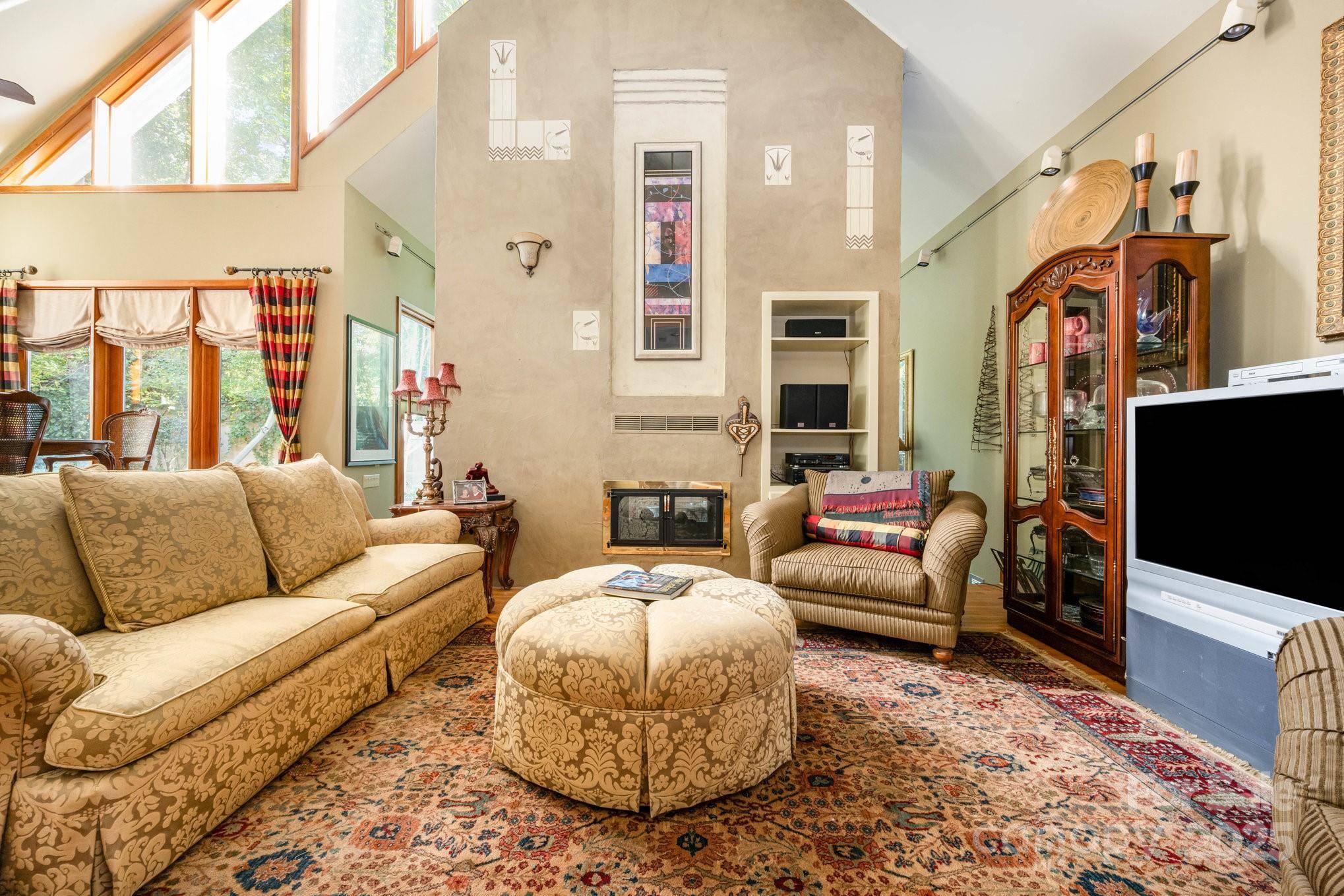 2116 8th Street DR NW, Hickory, NC 28601